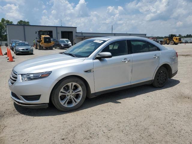 FORD TAURUS 2018 1fahp2e89jg129202