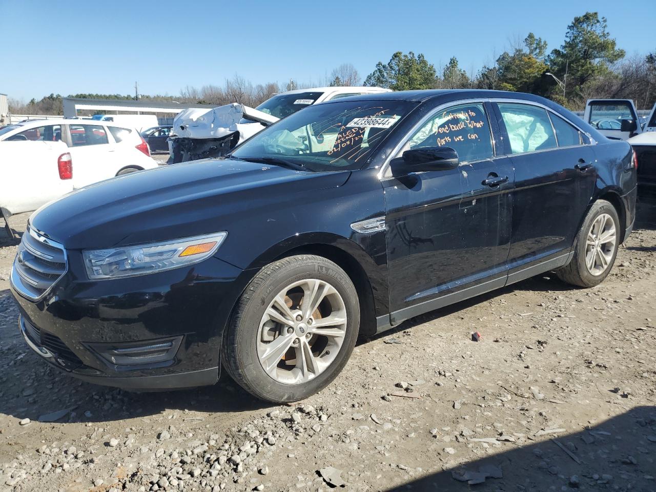 FORD TAURUS 2018 1fahp2e8xjg119357