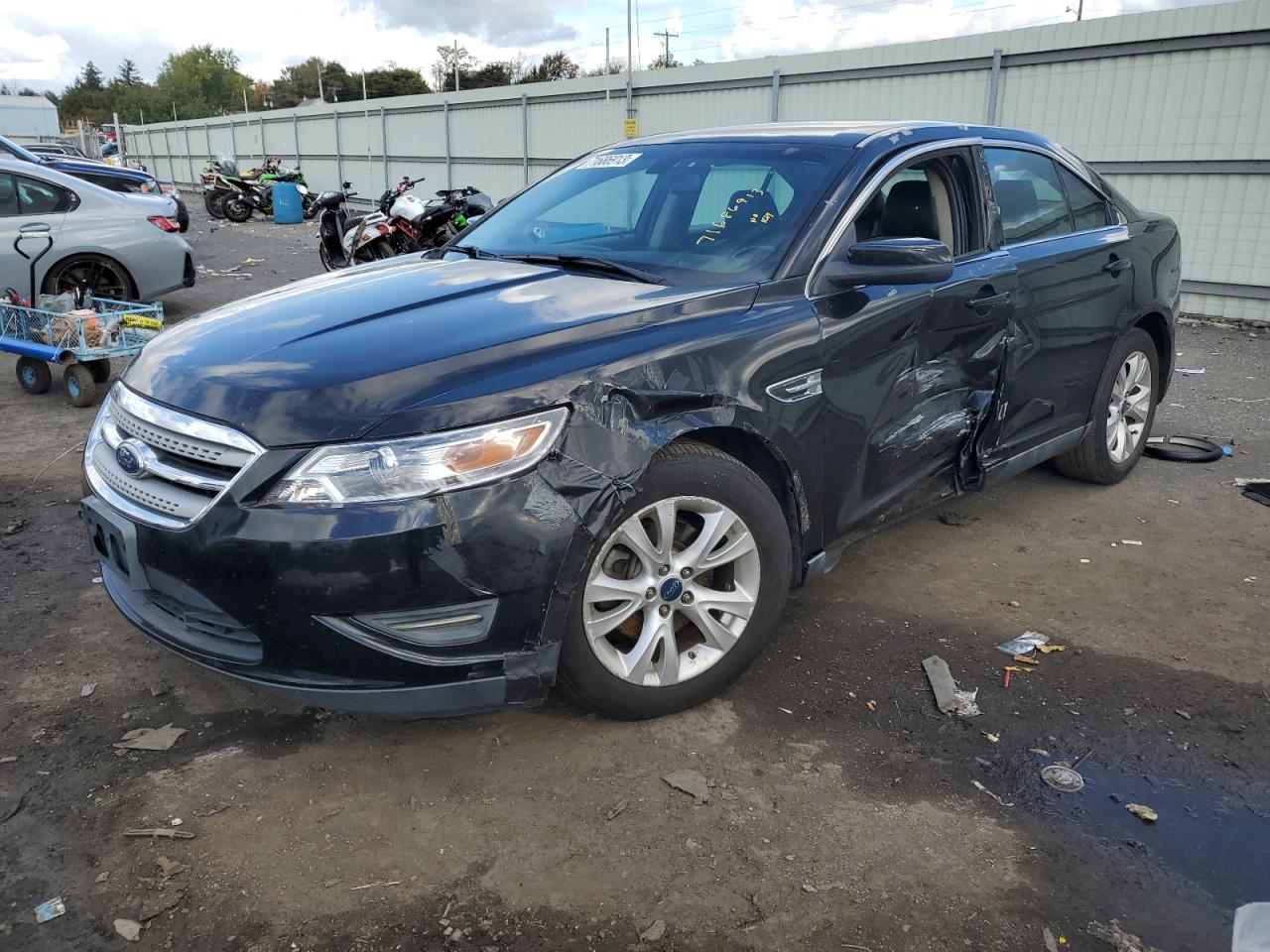 FORD TAURUS 2011 1fahp2ew6bg187297