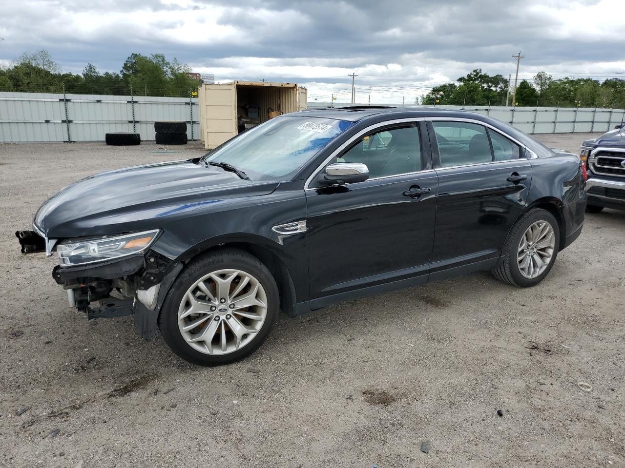 FORD TAURUS 2018 1fahp2f82jg101546