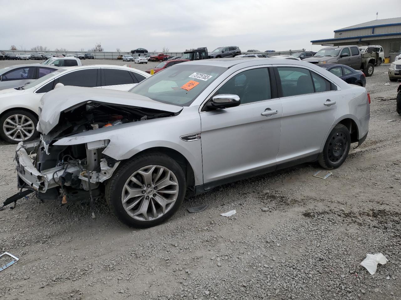 FORD TAURUS 2018 1fahp2f84jg128263