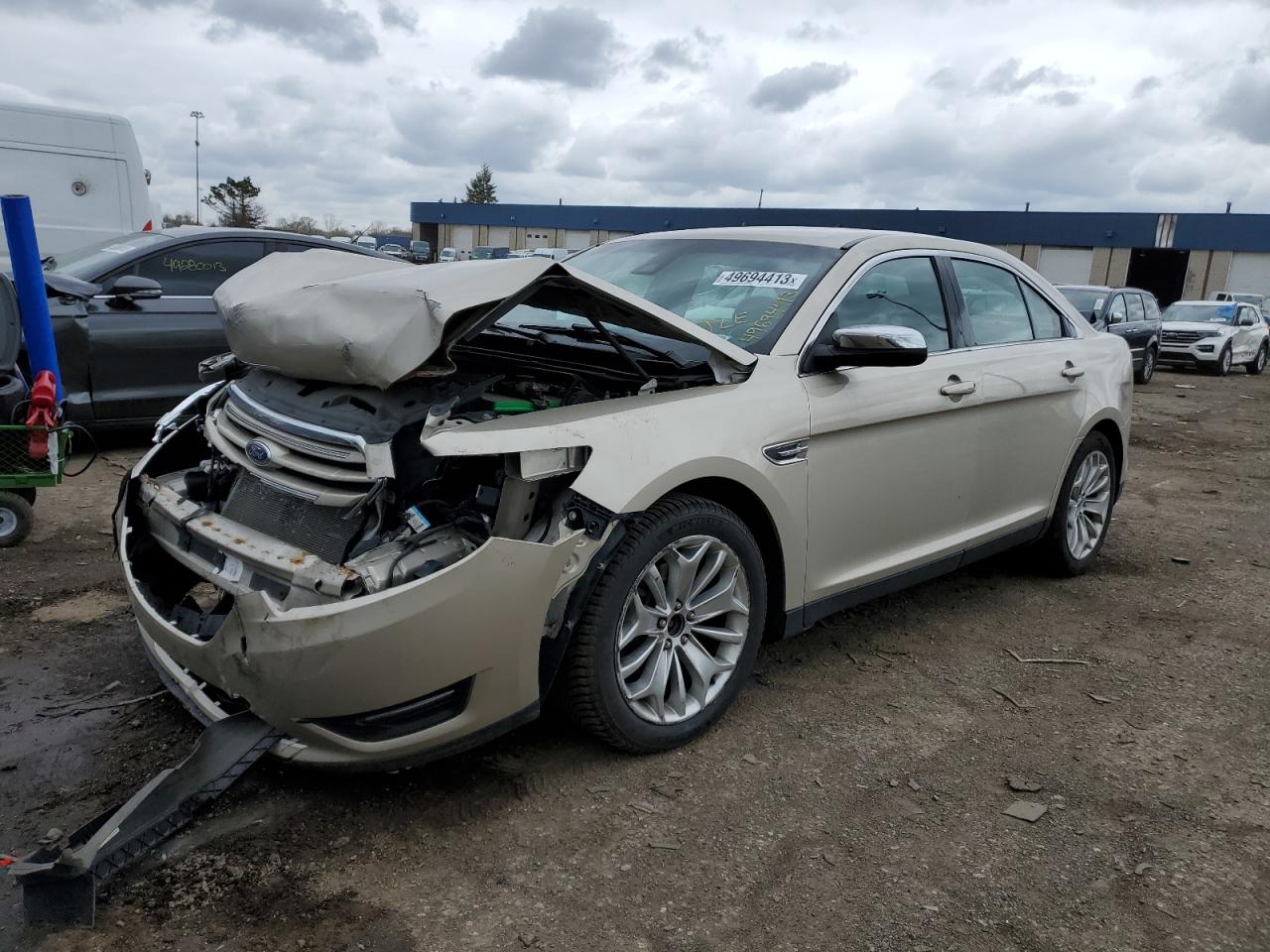 FORD TAURUS 2018 1fahp2f89jg109756