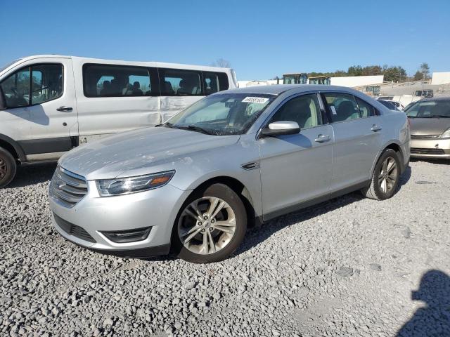 FORD TAURUS 2018 1fahp2h82jg137413