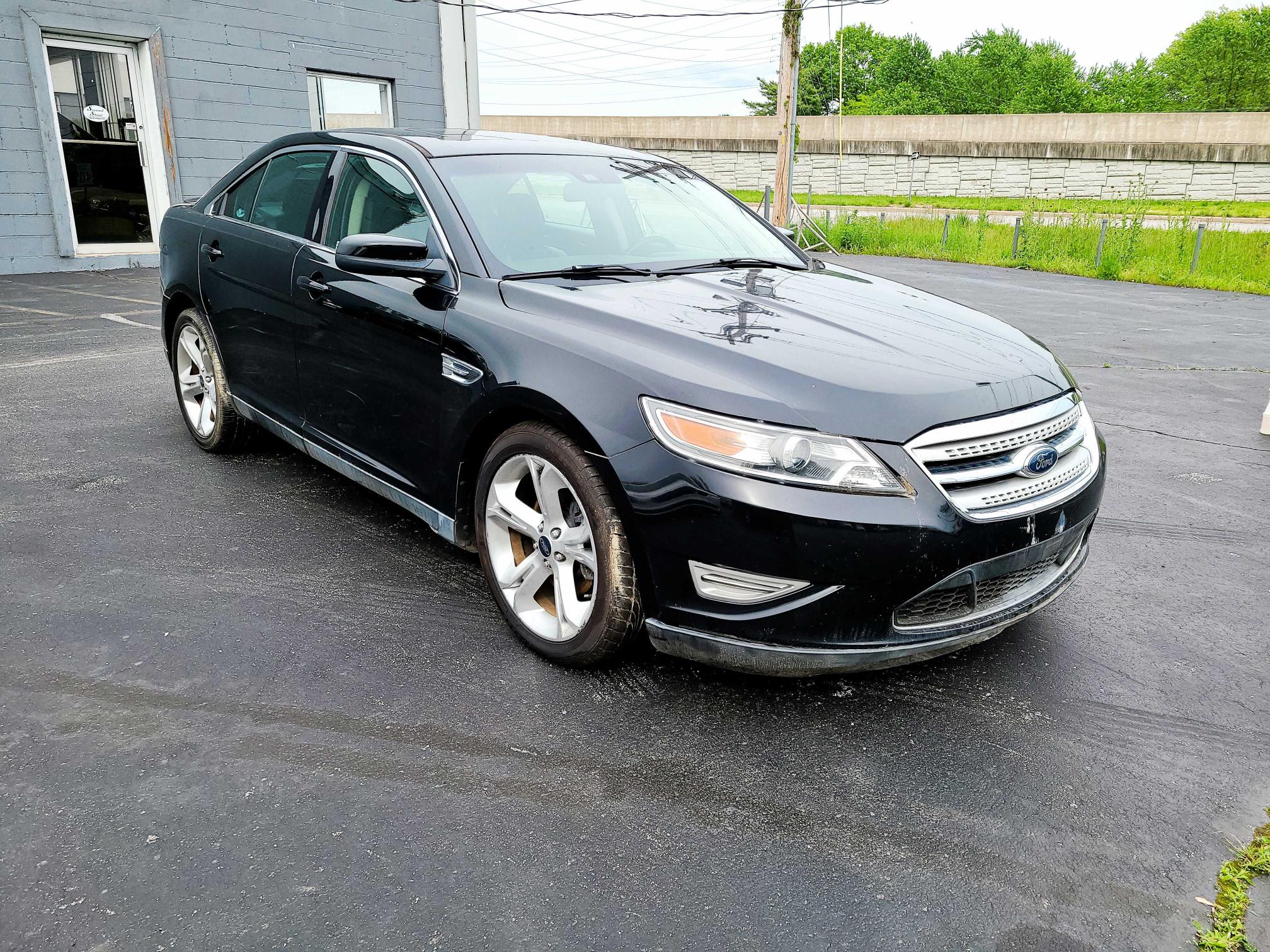 FORD TAURUS SHO 2010 1fahp2kt6ag137184