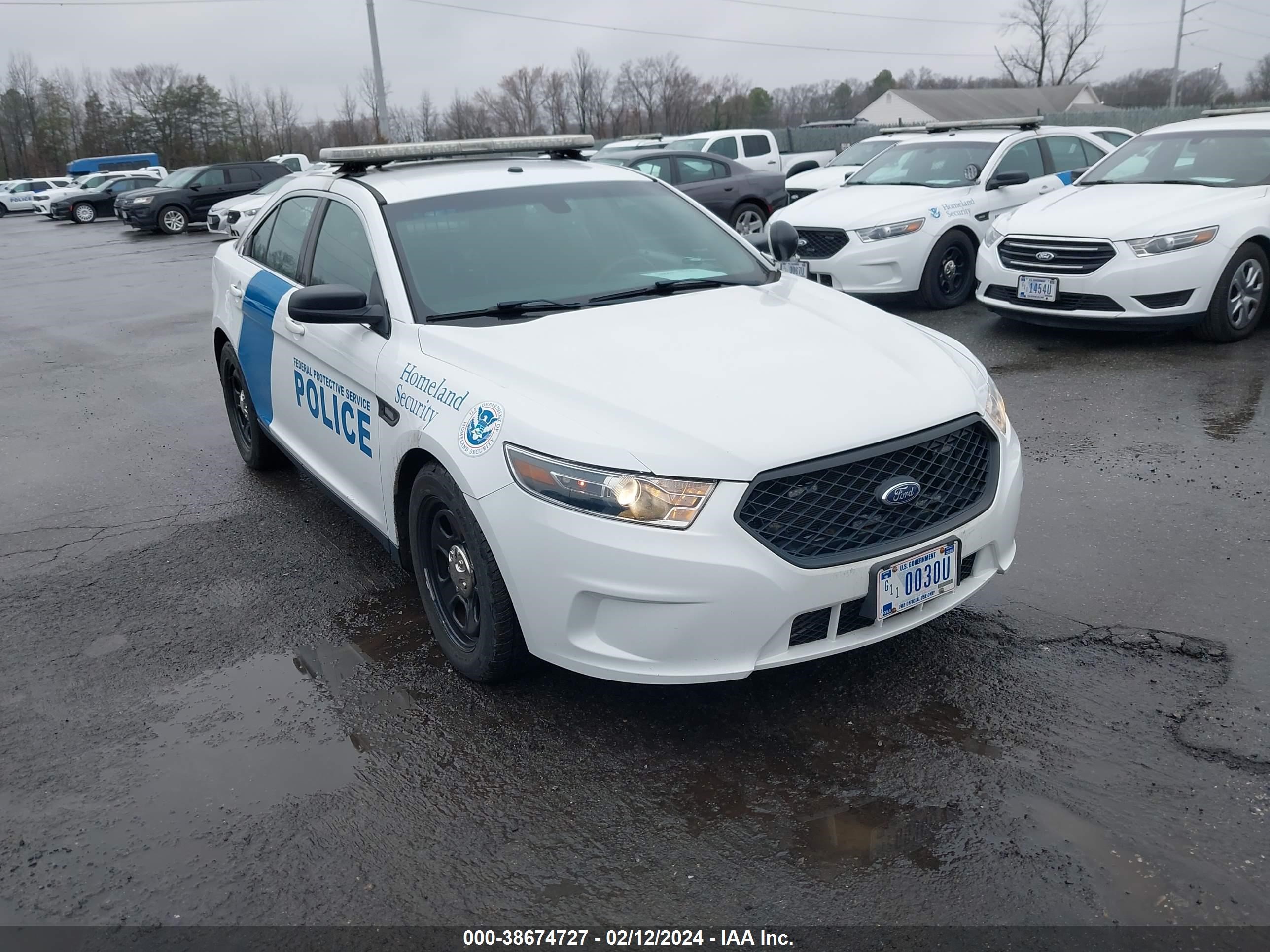 FORD POLICE 2017 1fahp2l83hg109203