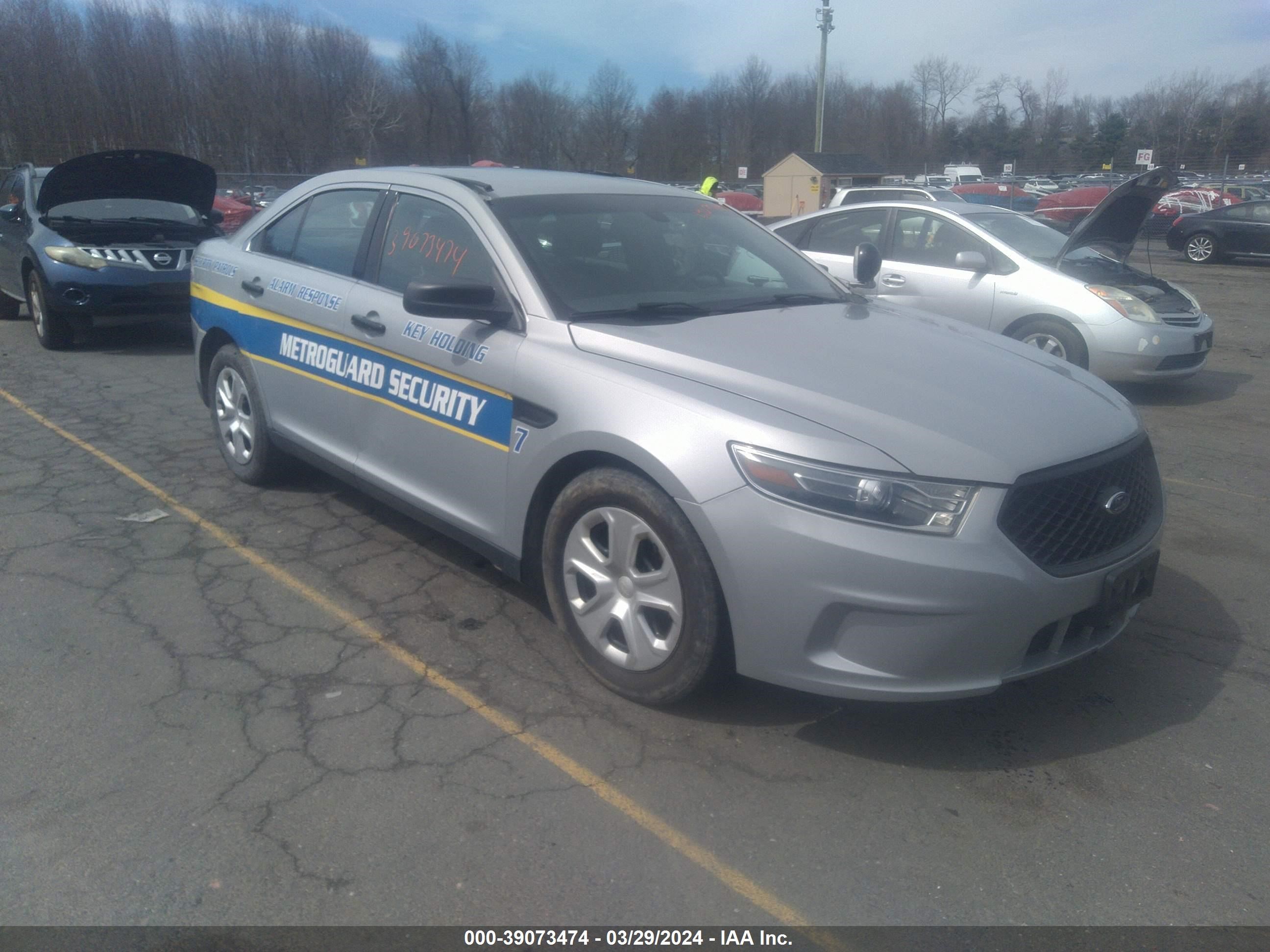 FORD POLICE 2015 1fahp2mk9fg109097