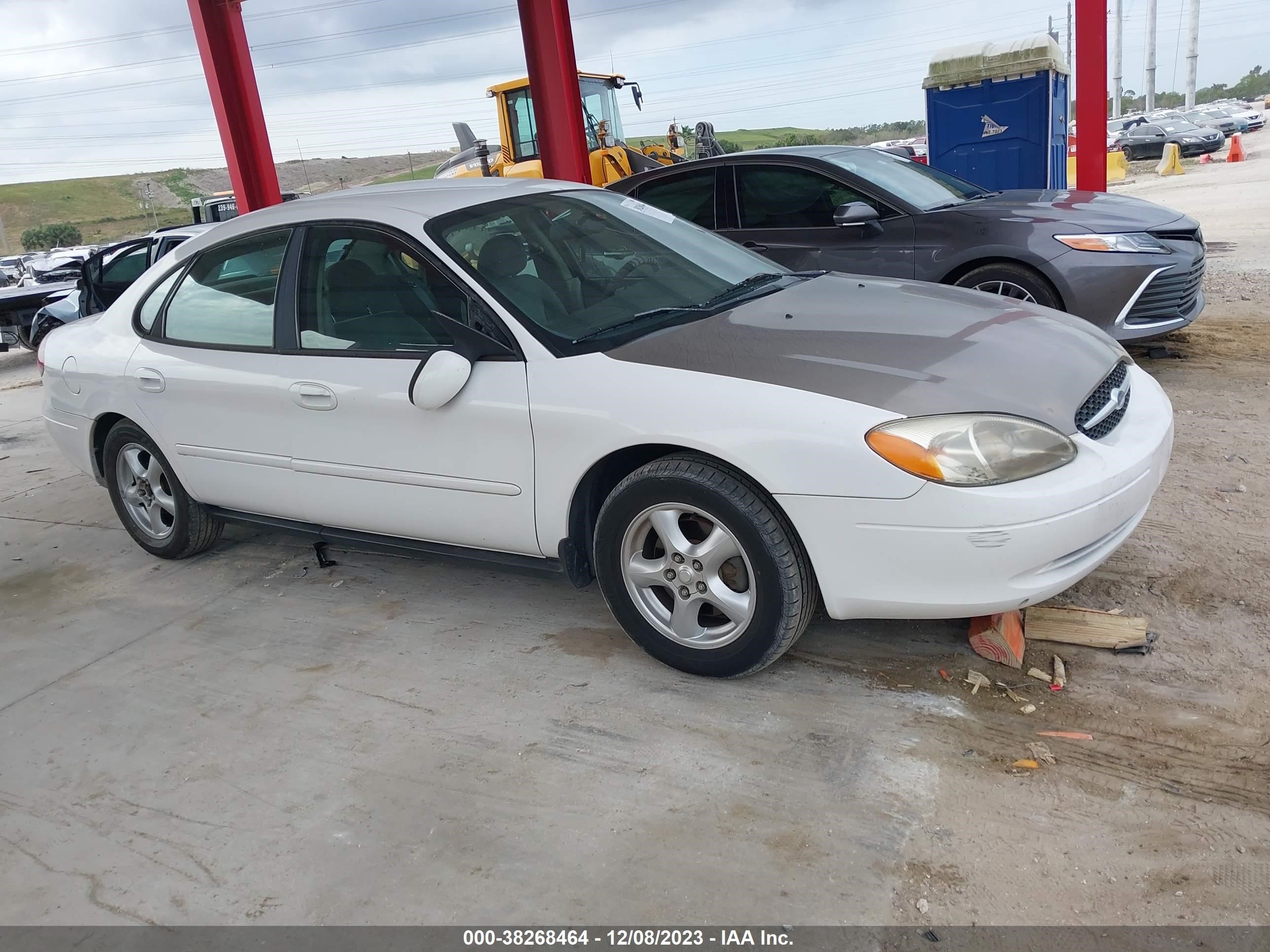 FORD TAURUS 2003 1fahp53213a247511