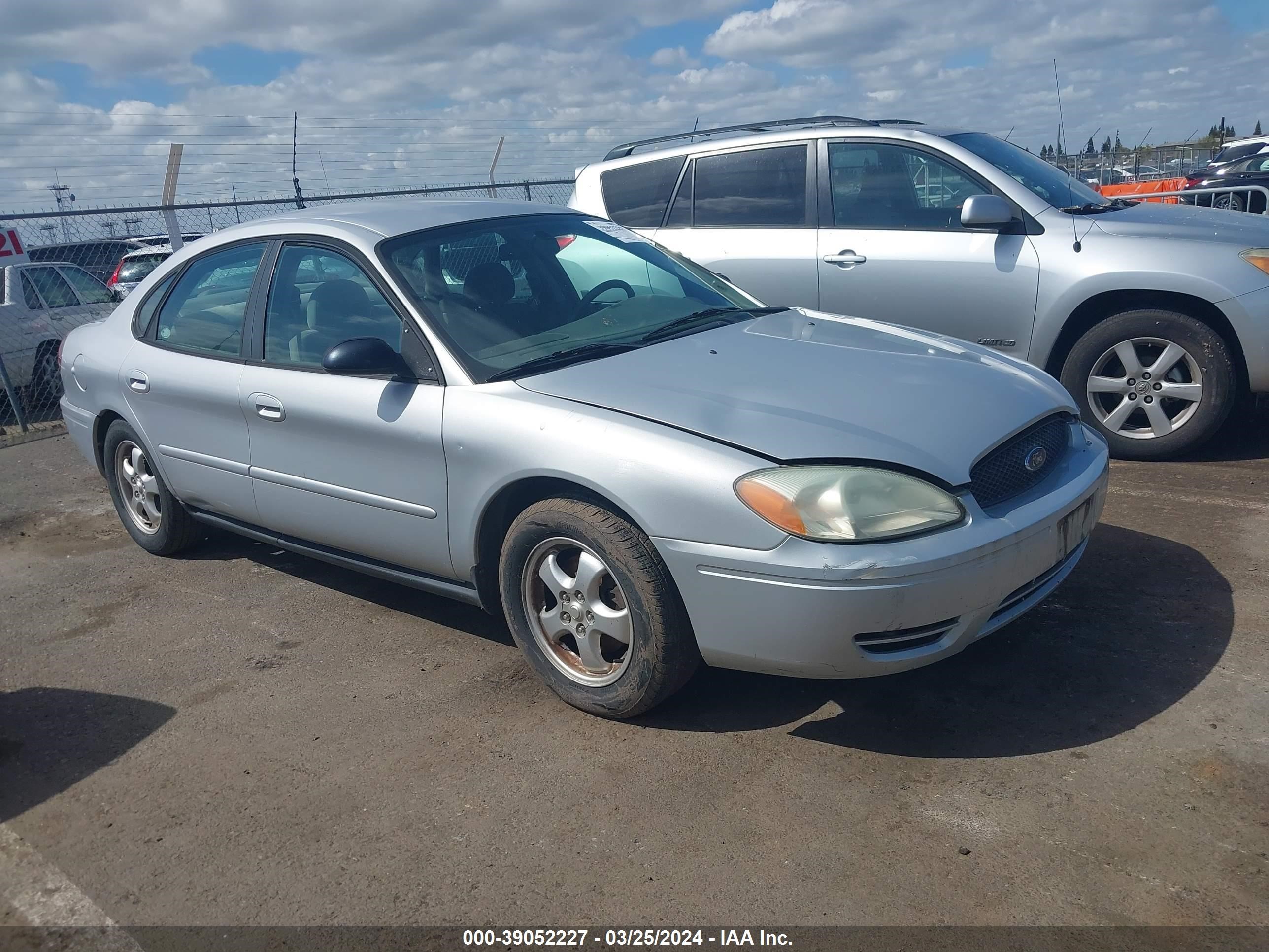 FORD TAURUS 2004 1fahp53274a186294