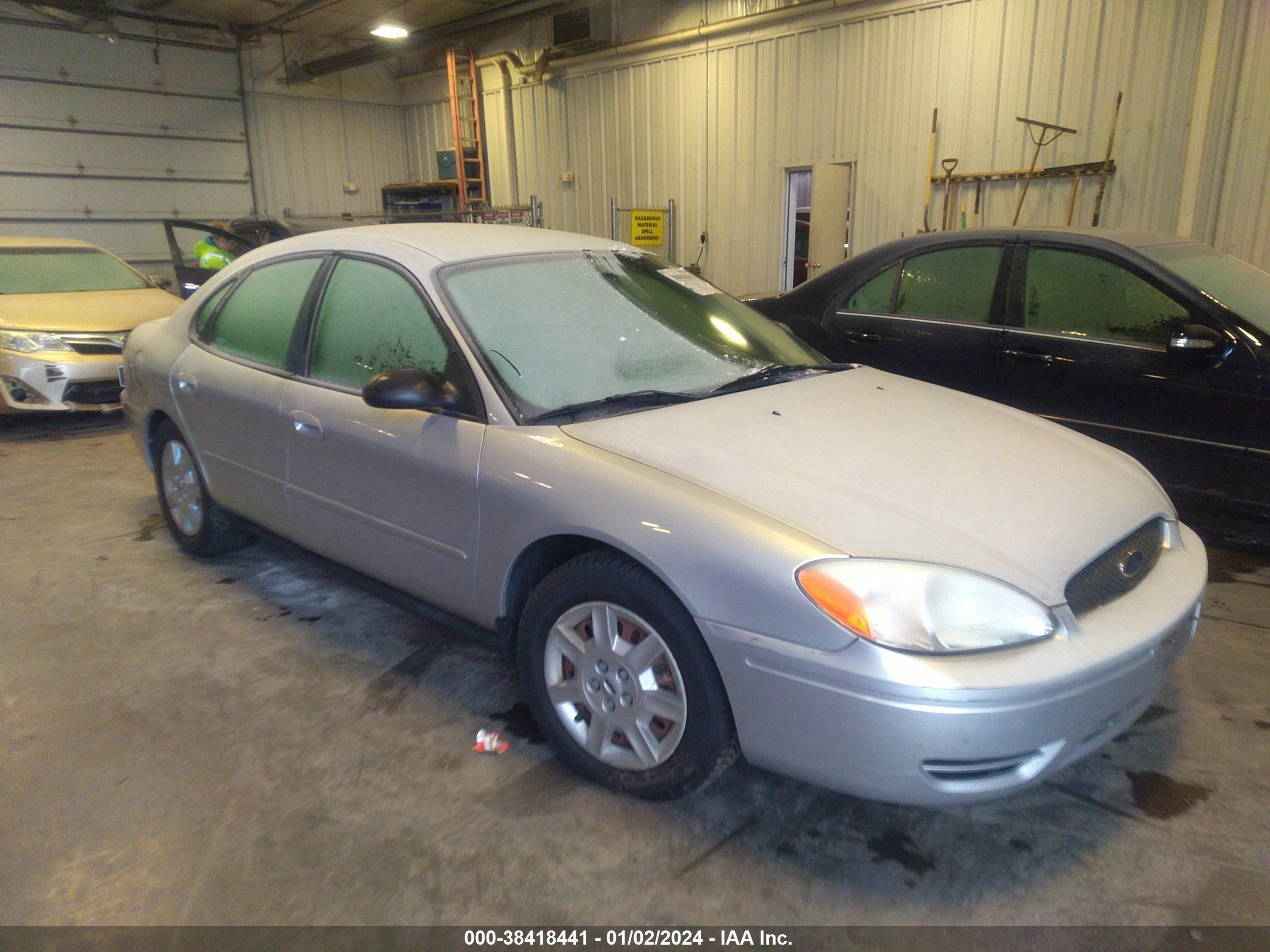 FORD TAURUS 2005 1fahp53u05a202631