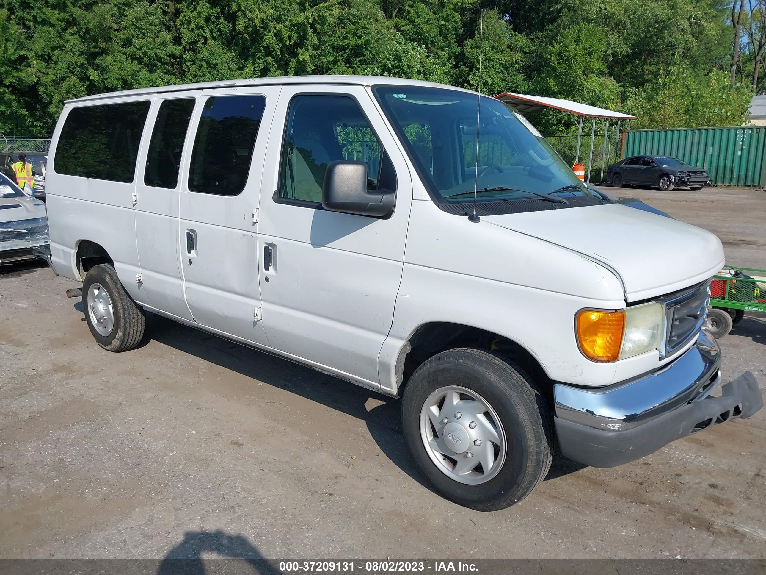 FORD ECONOLINE 2005 1fbne31l75hb12552