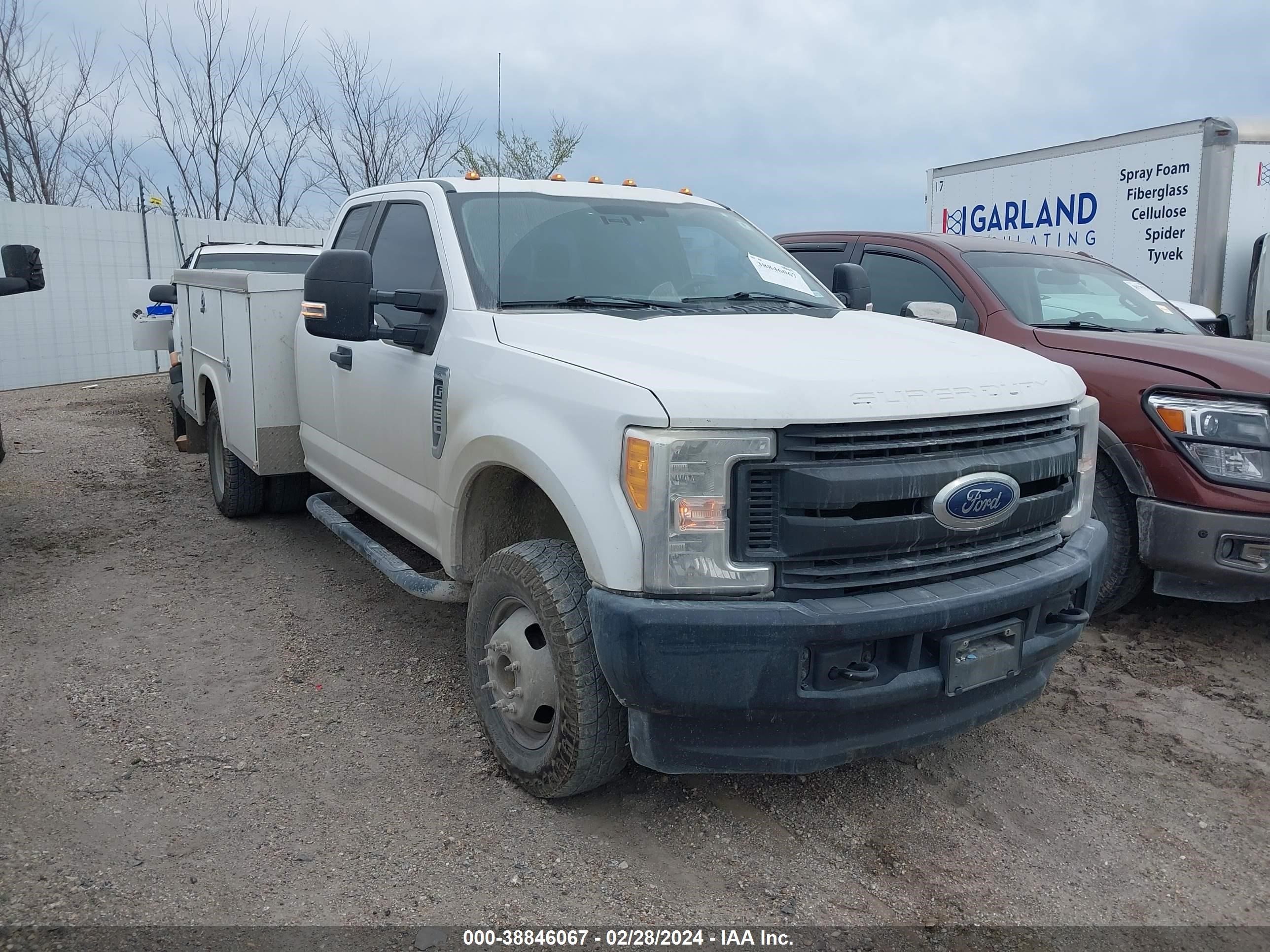 FORD NULL 2017 1fd8x3h64hee84483