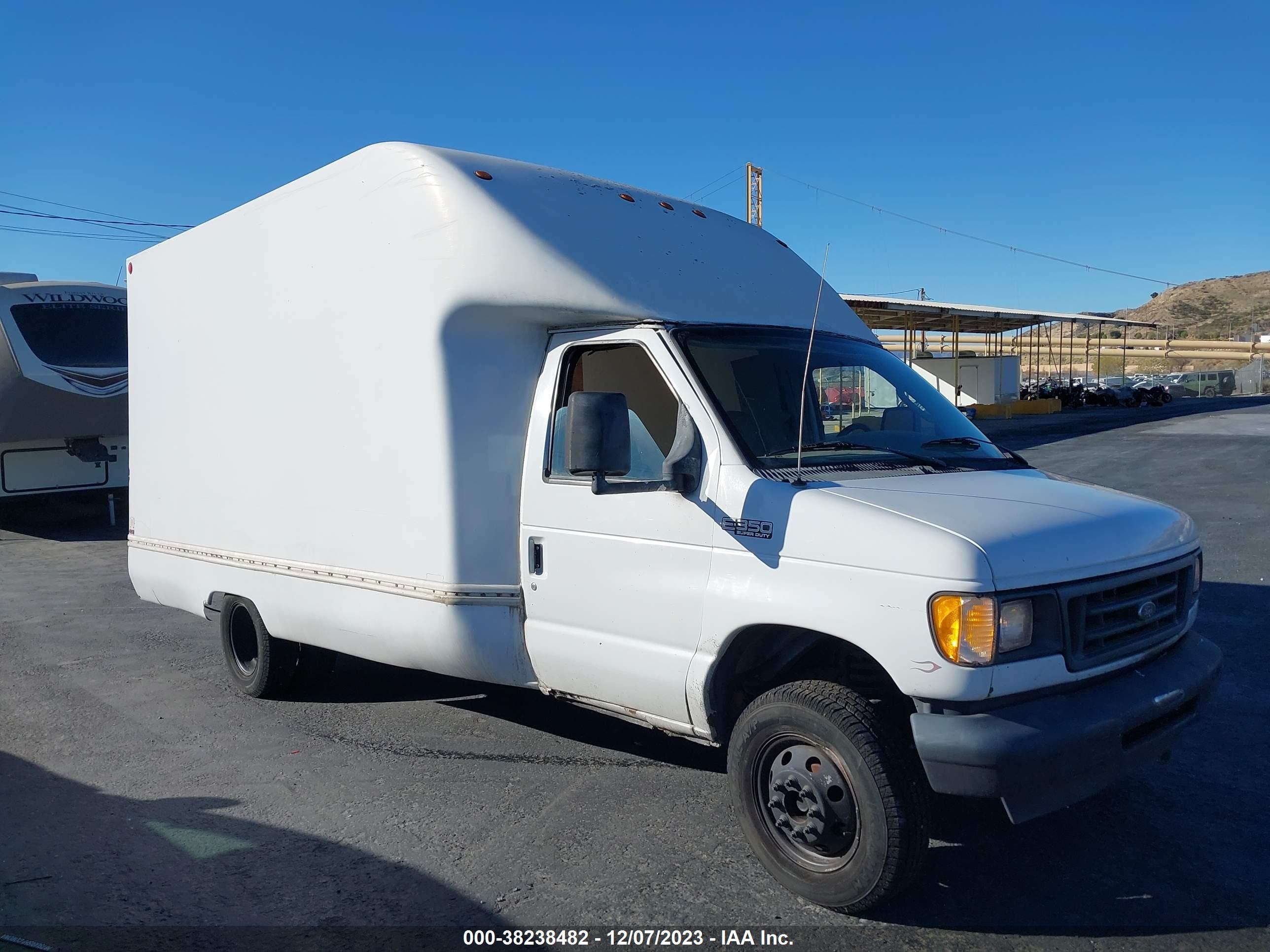 FORD ECONOLINE 2003 1fdwe35f43ha25981