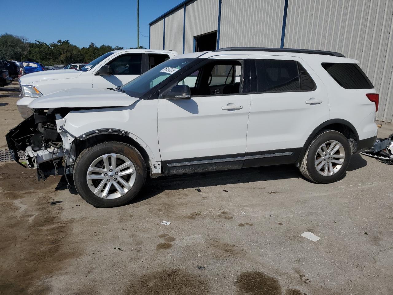 FORD EXPLORER 2017 1fm5k7d81hgd38952