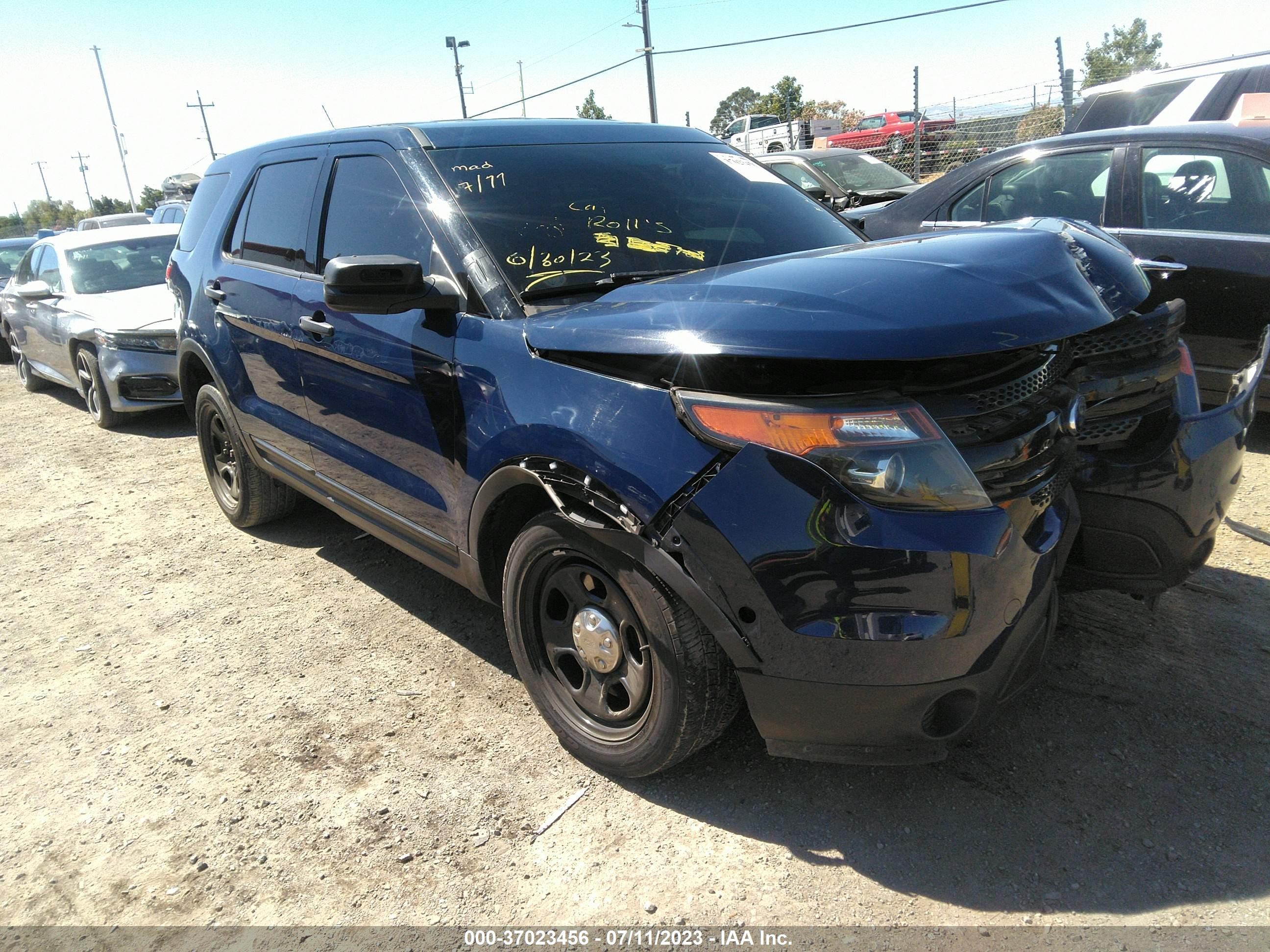 FORD POLICE 2014 1fm5k8ar8egc50009