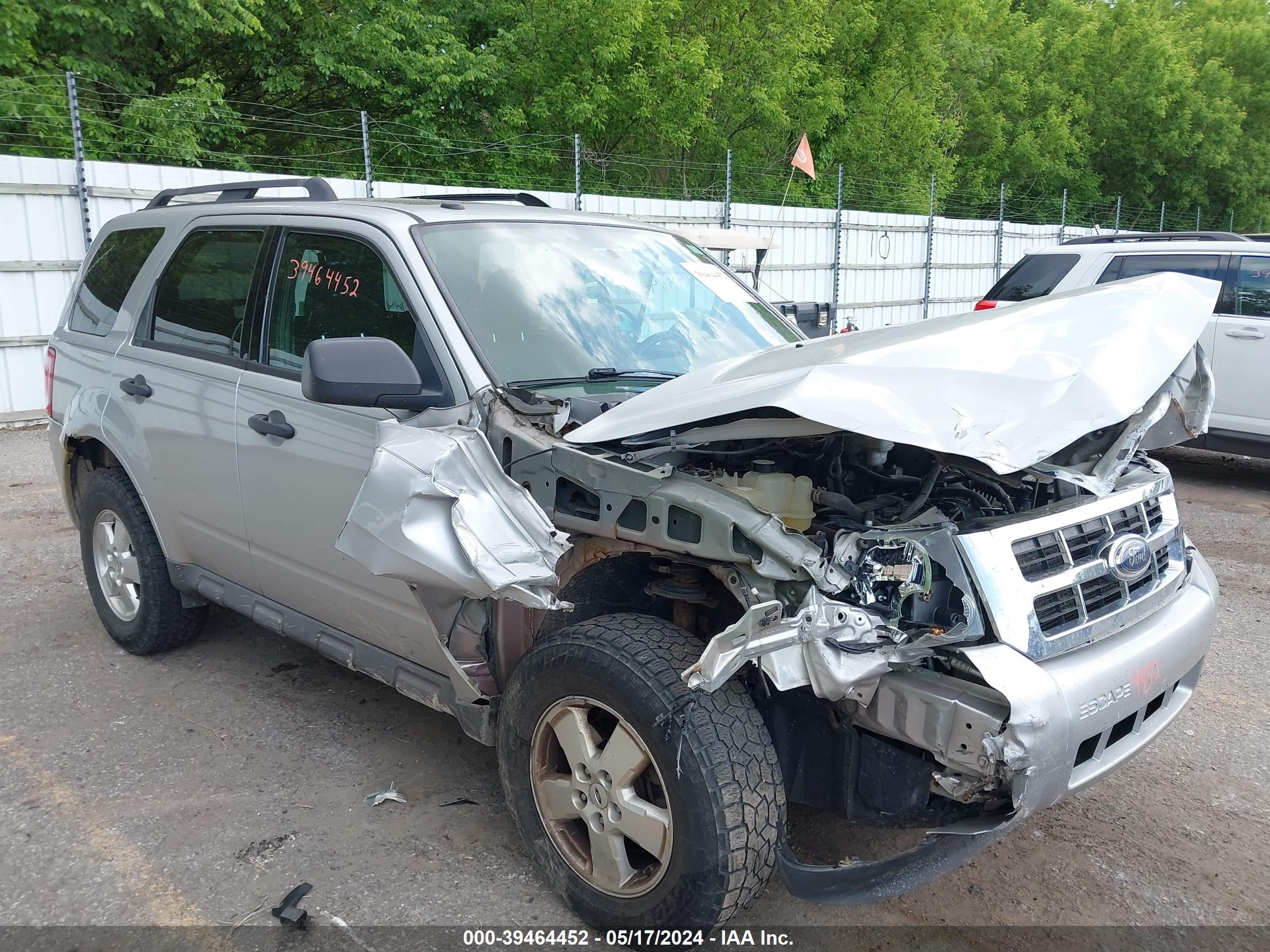 FORD ESCAPE 2009 1fmcu03709kb27452