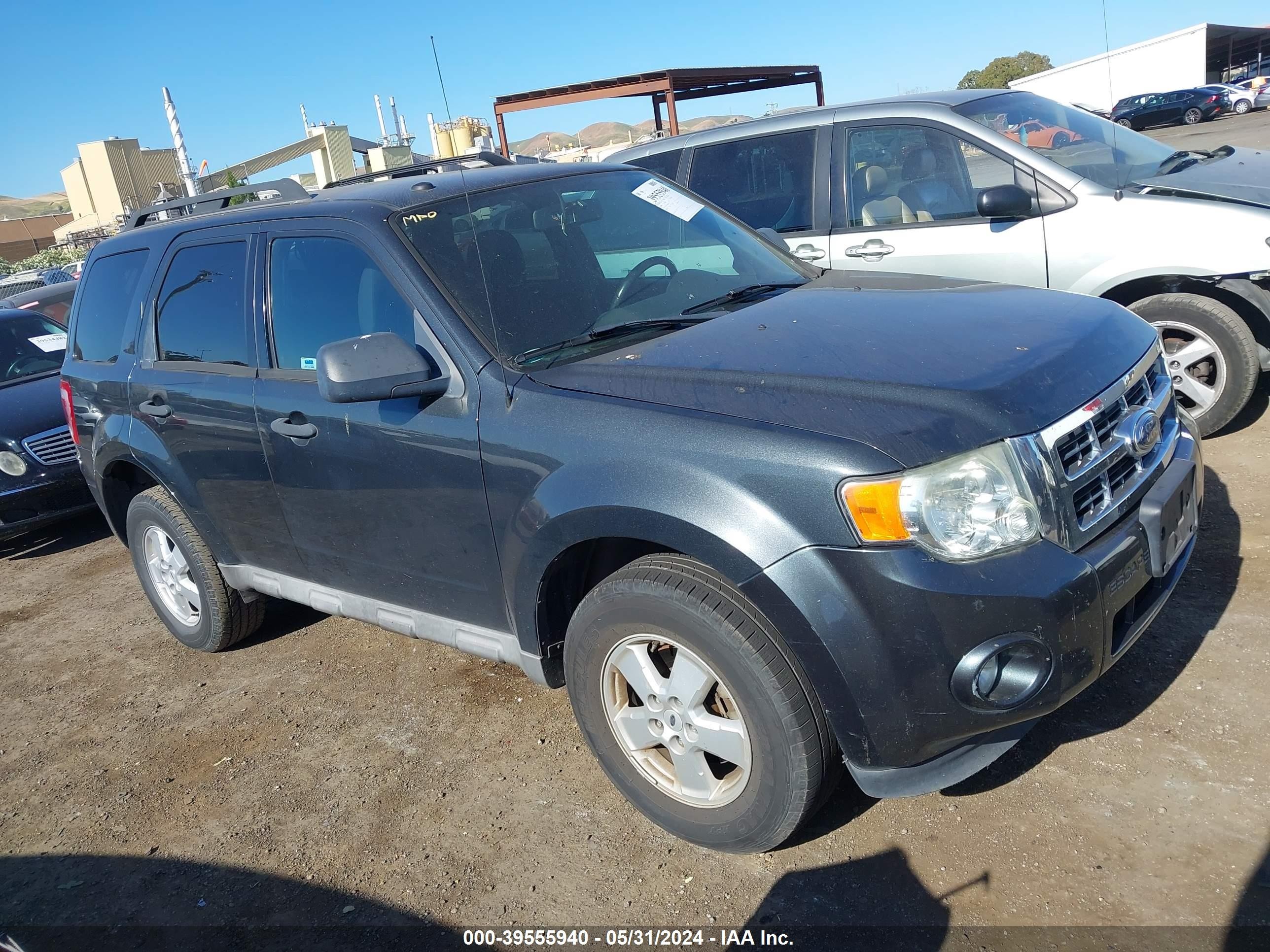 FORD ESCAPE 2009 1fmcu03769kb28671