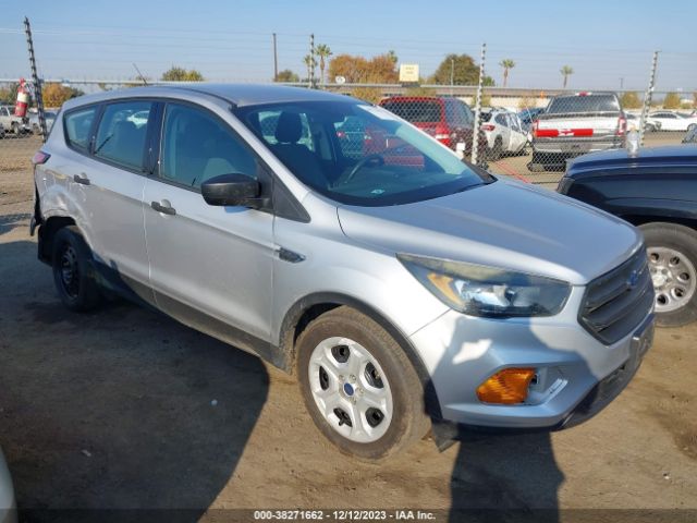 FORD ESCAPE 2018 1fmcu0f70jua24617