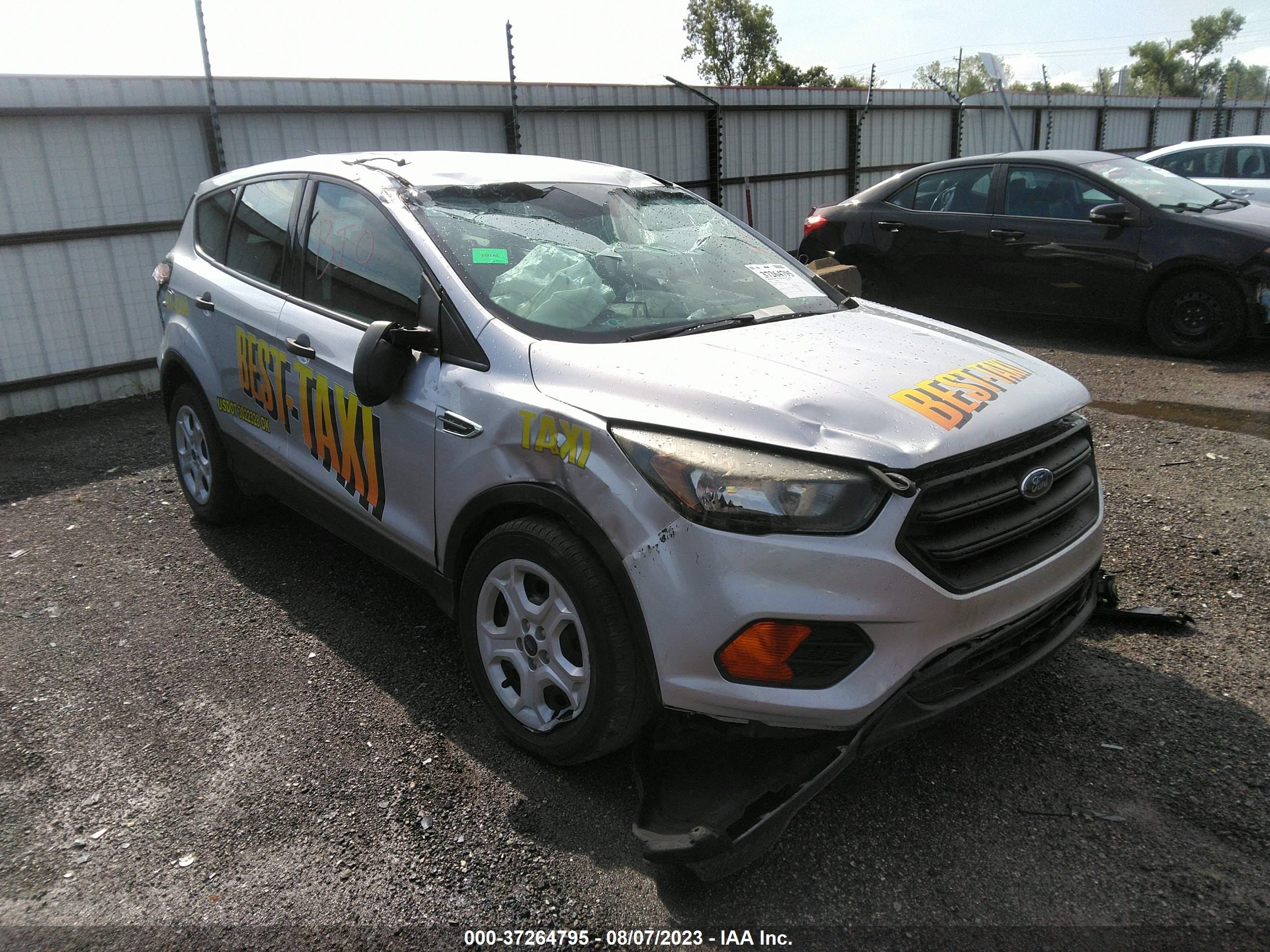 FORD ESCAPE 2018 1fmcu0f71jua09740