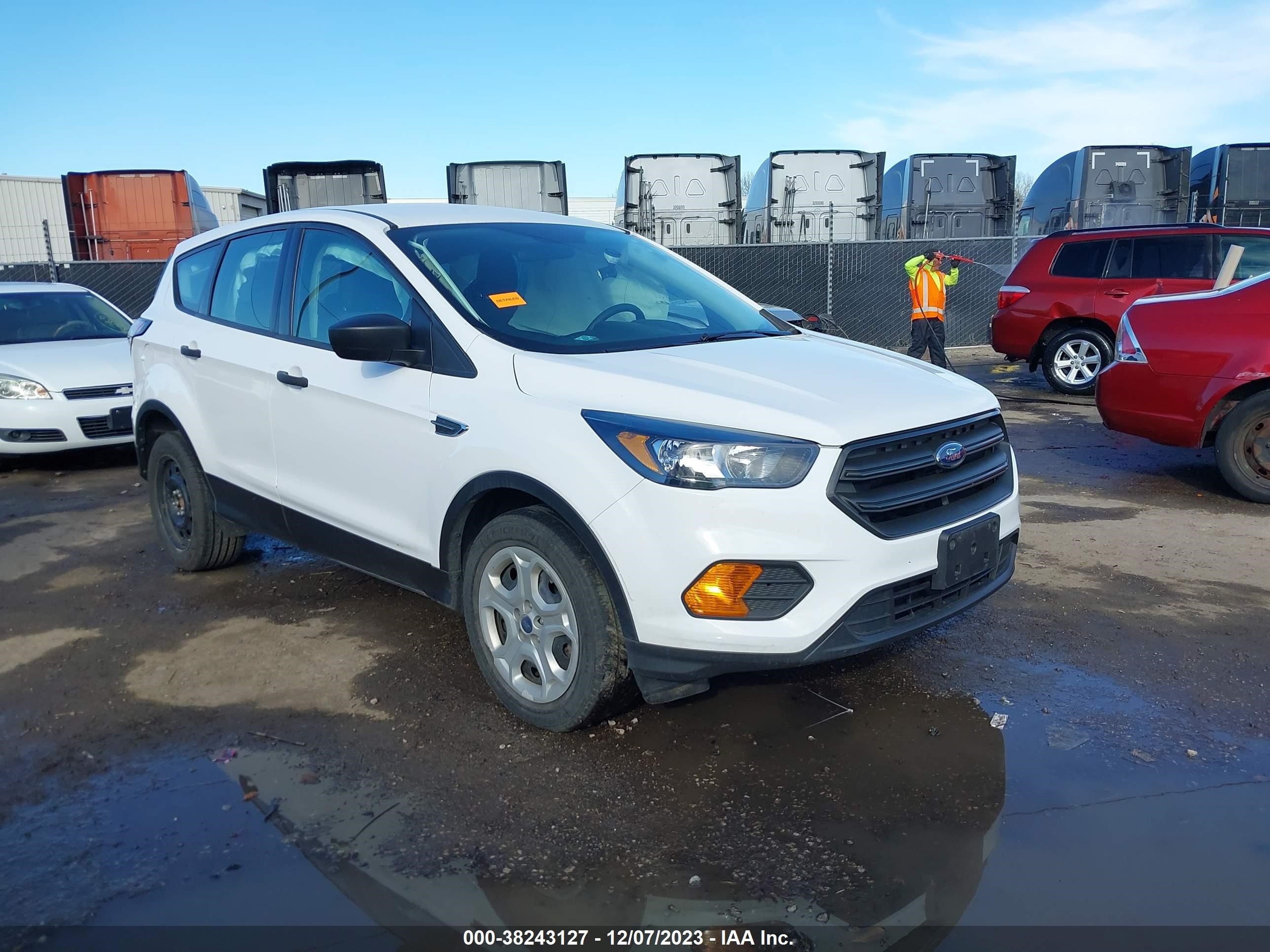 FORD ESCAPE 2018 1fmcu0f76jub60668