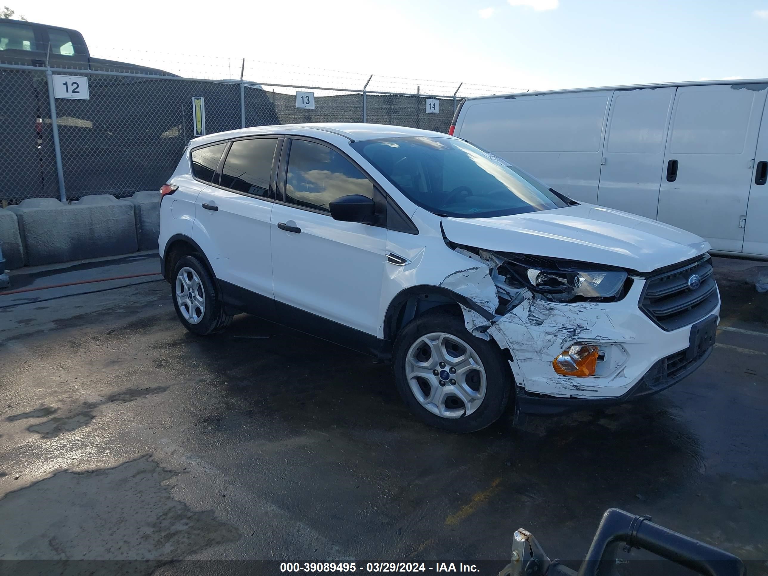 FORD ESCAPE 2018 1fmcu0f76juc94998