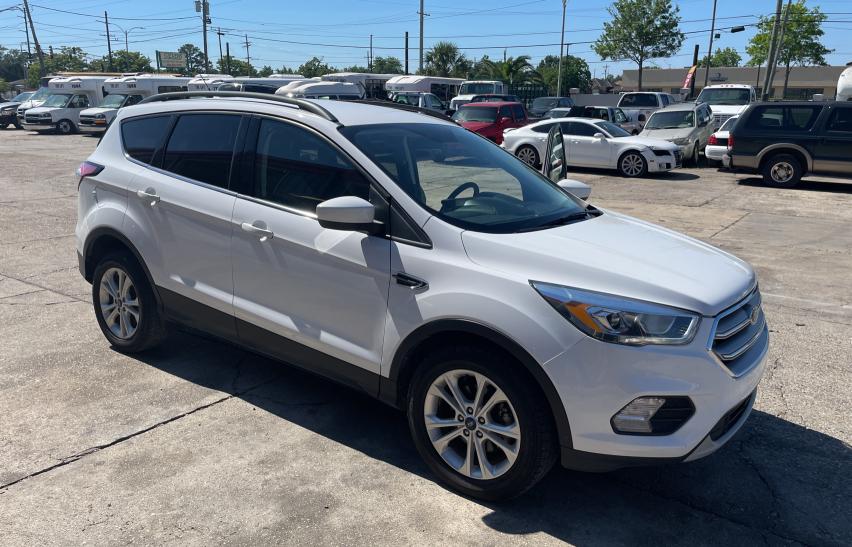 FORD ESCAPE SE 2017 1fmcu0gd0huc97555