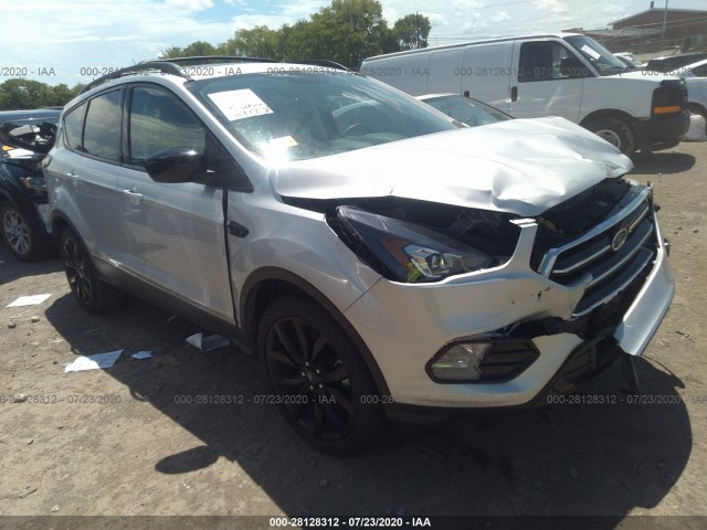 FORD ESCAPE 2018 1fmcu0gd5jub96386