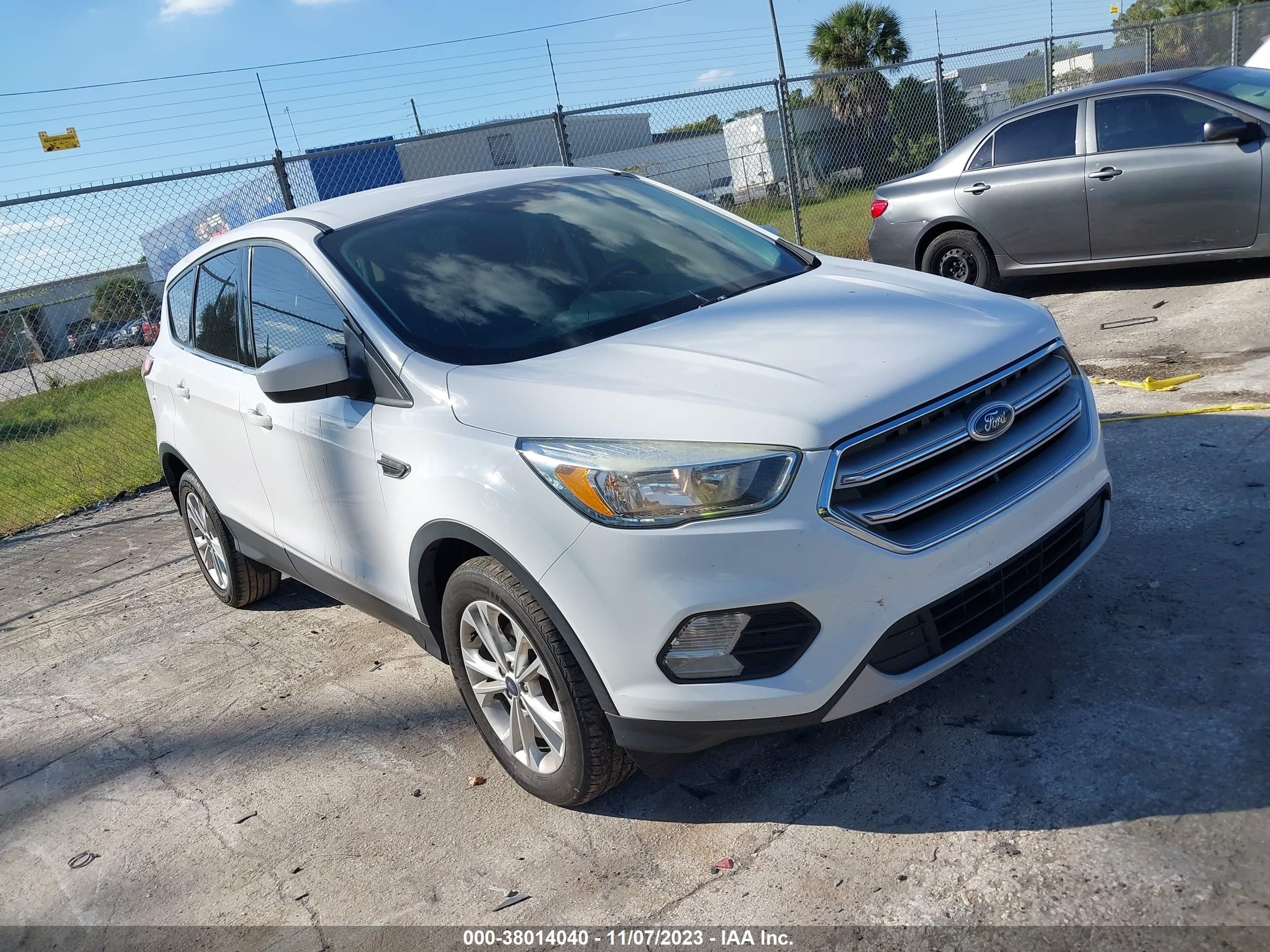 FORD ESCAPE 2017 1fmcu0gd7hub03569