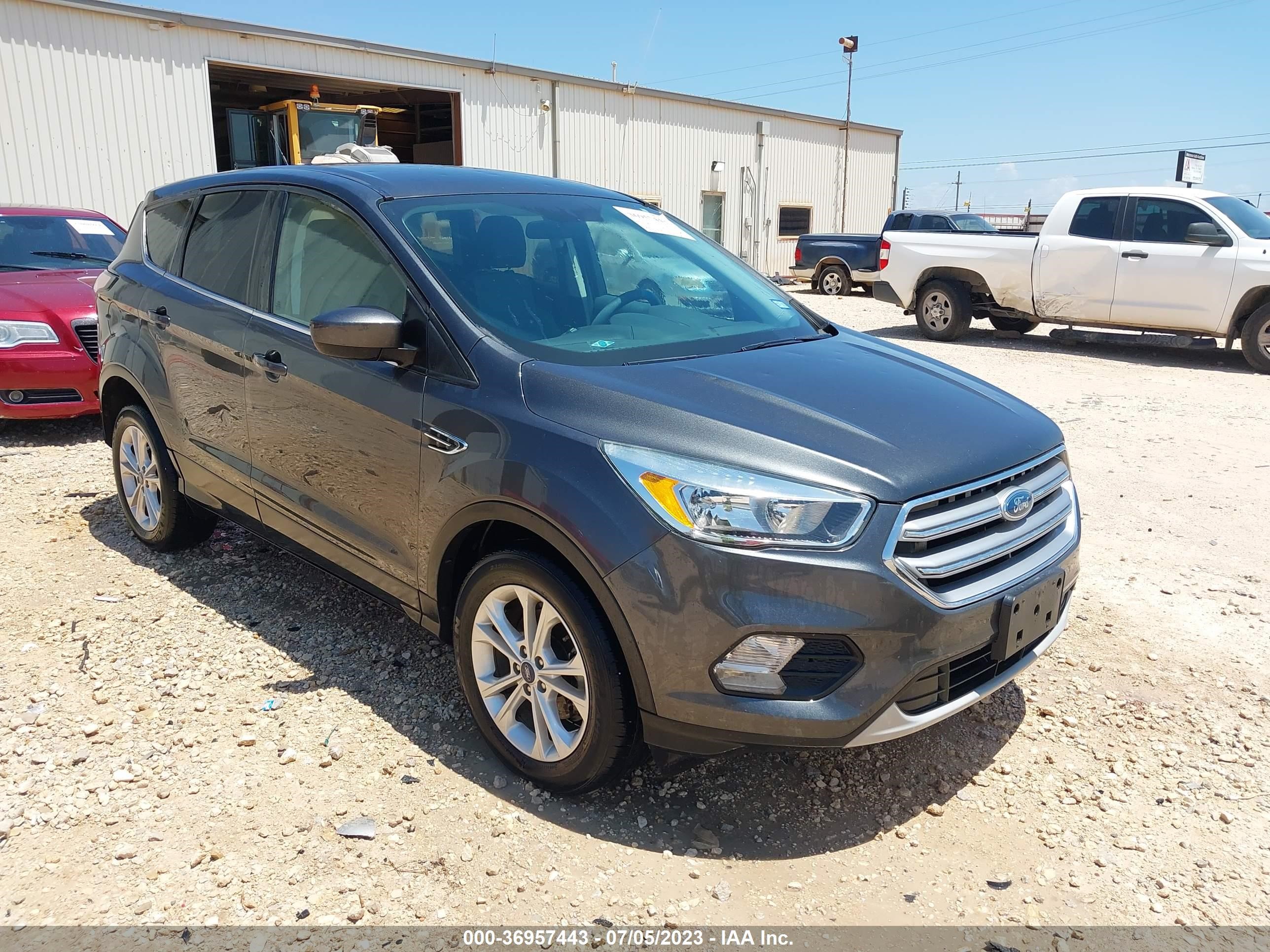 FORD ESCAPE 2017 1fmcu0gd8huc24756