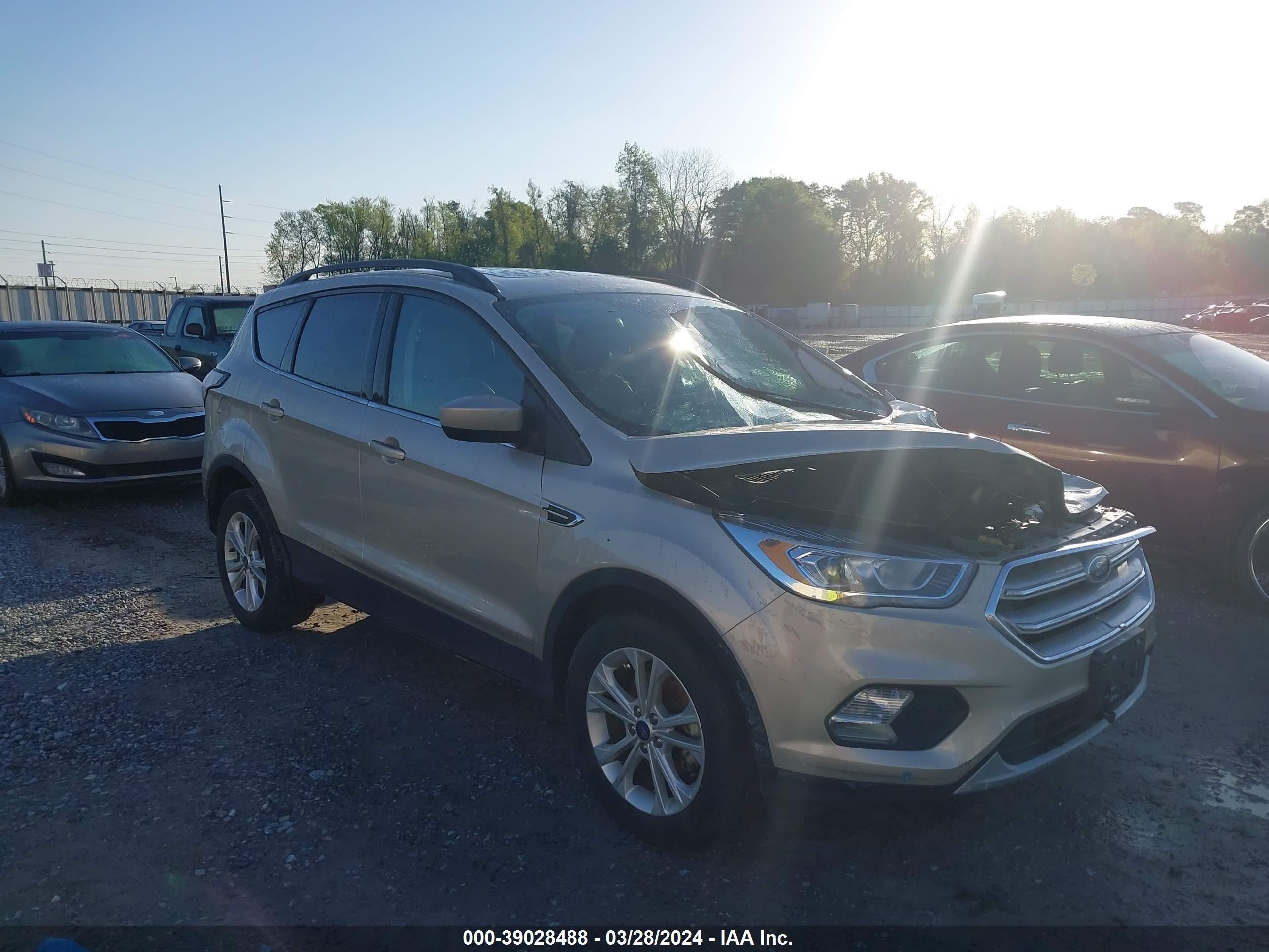 FORD ESCAPE 2018 1fmcu0hd0jud54454