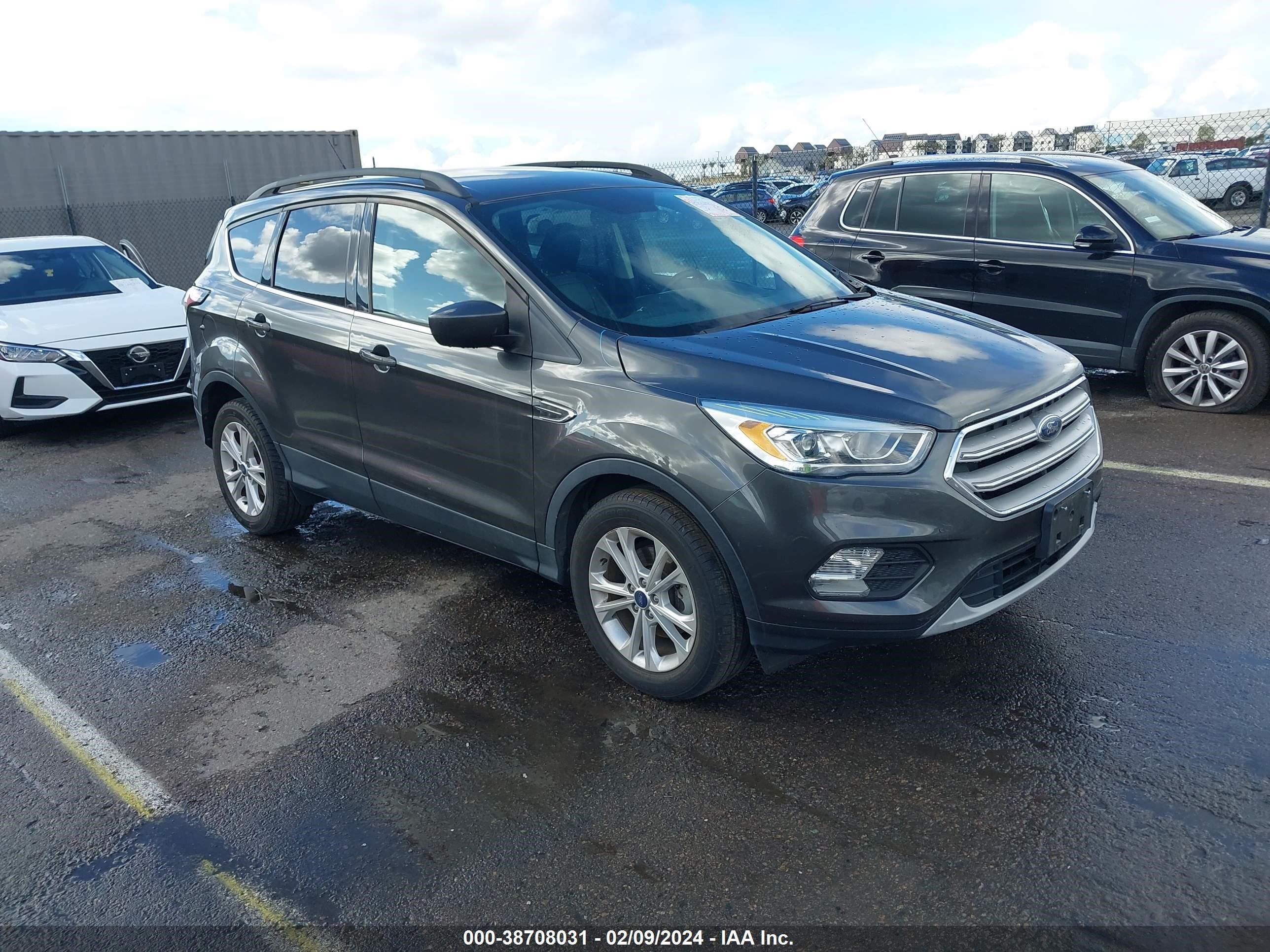 FORD ESCAPE 2018 1fmcu0hd5juc70940