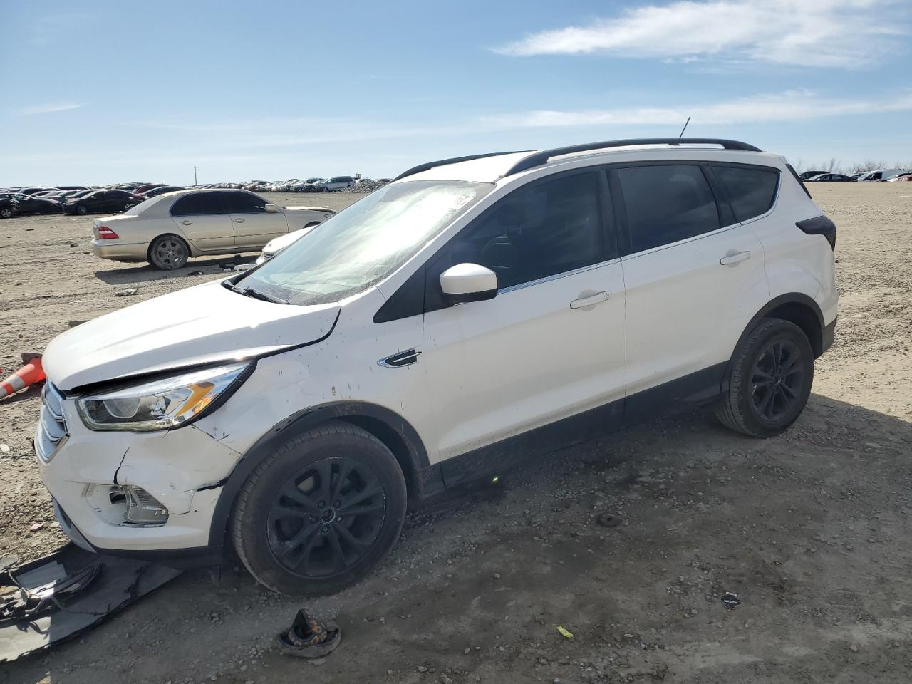 FORD ESCAPE 2018 1fmcu0hd7jub10686