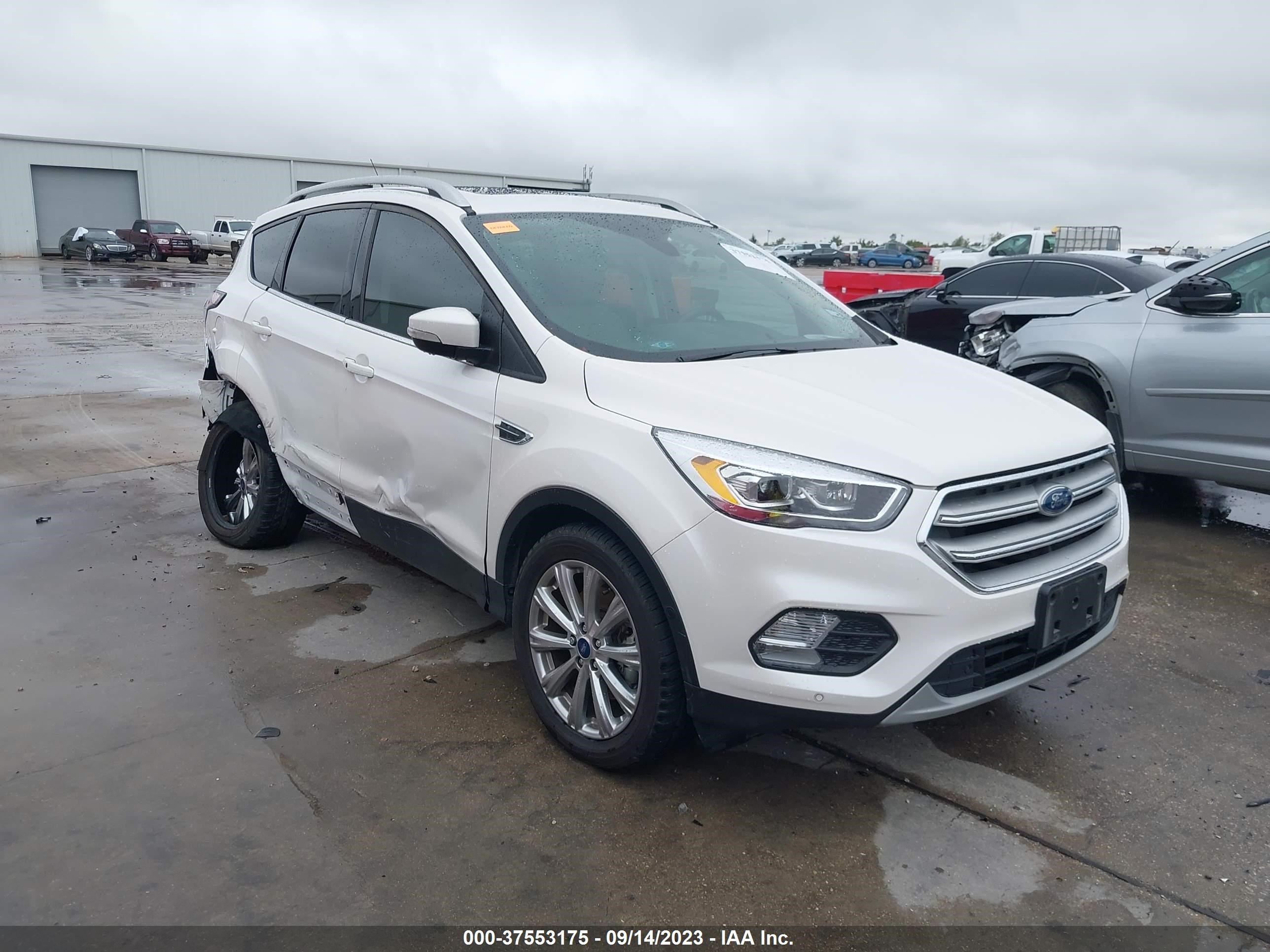 FORD ESCAPE 2018 1fmcu0j9xjud58162