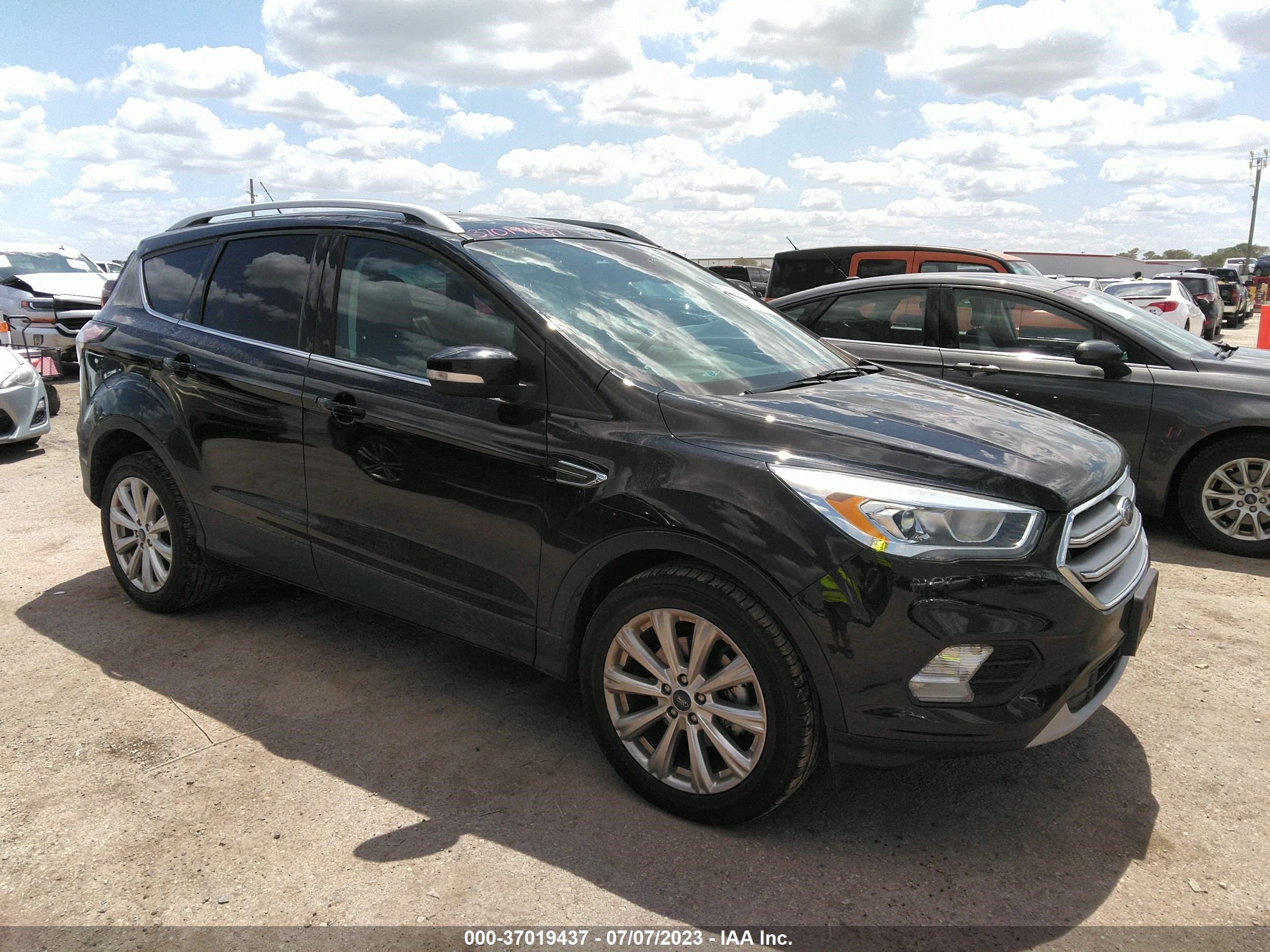 FORD ESCAPE 2017 1fmcu0jd1hub87381