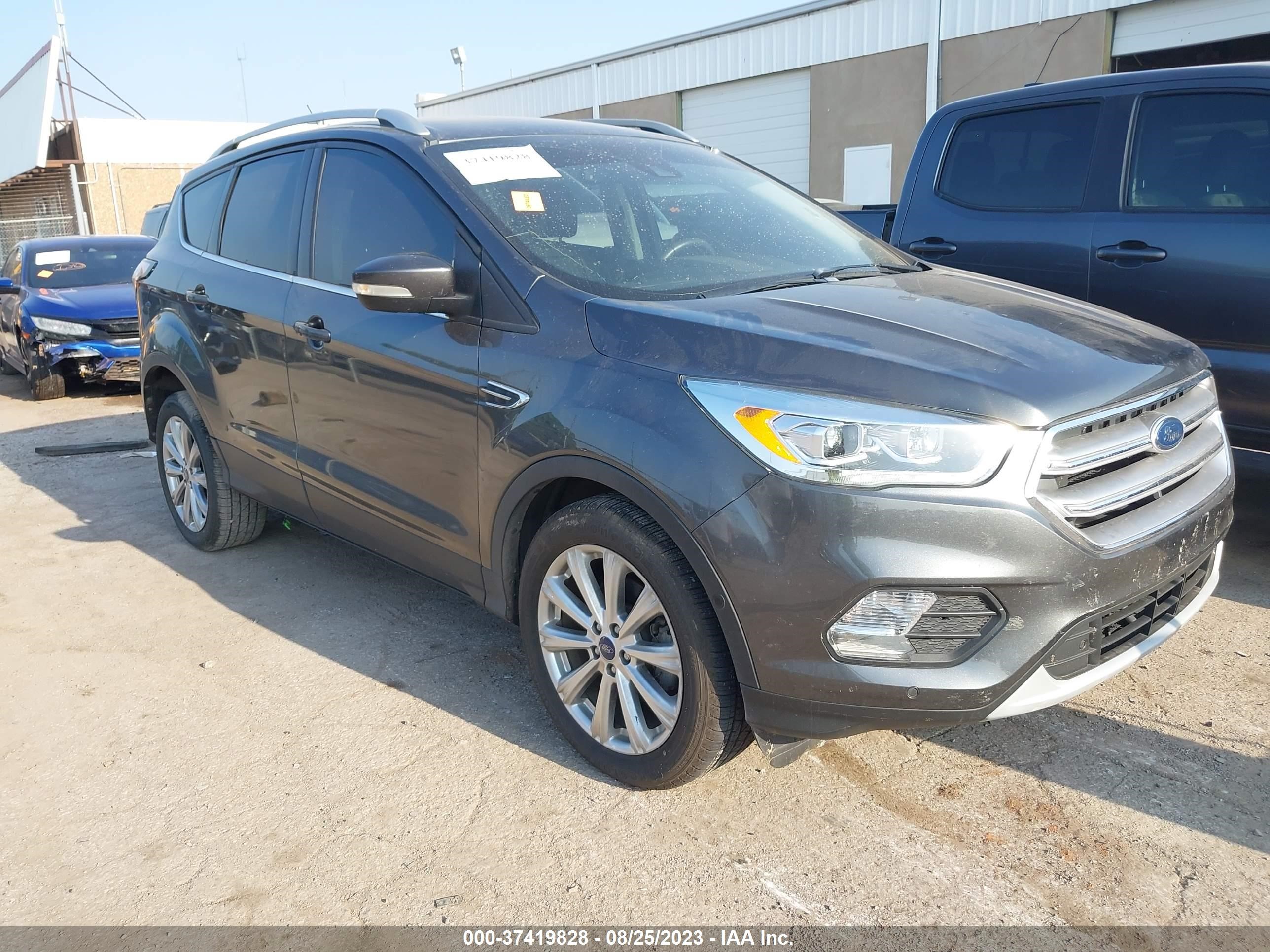 FORD ESCAPE 2017 1fmcu0jd2hud27499