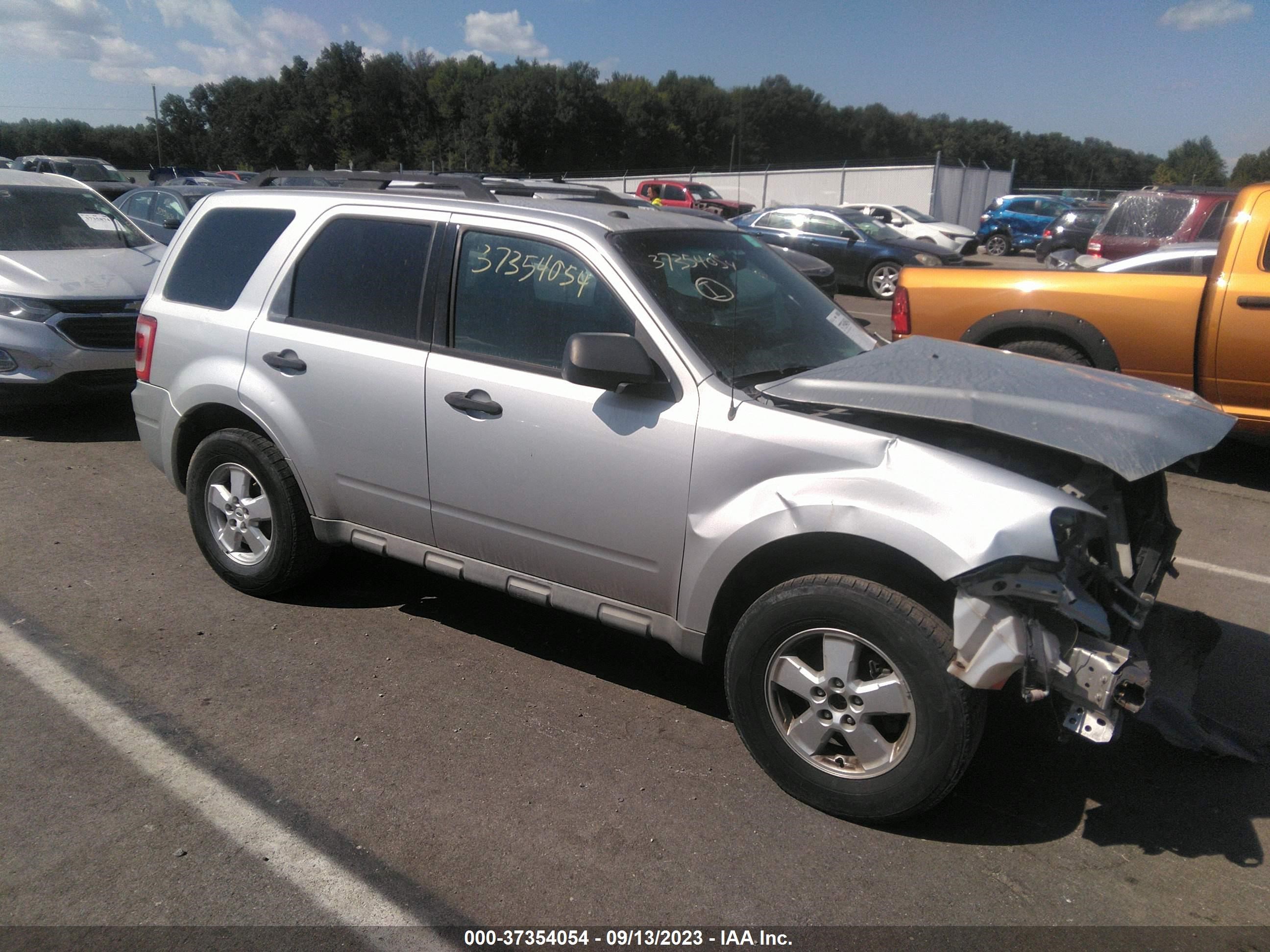 FORD ESCAPE 2009 1fmcu93g09kb62173