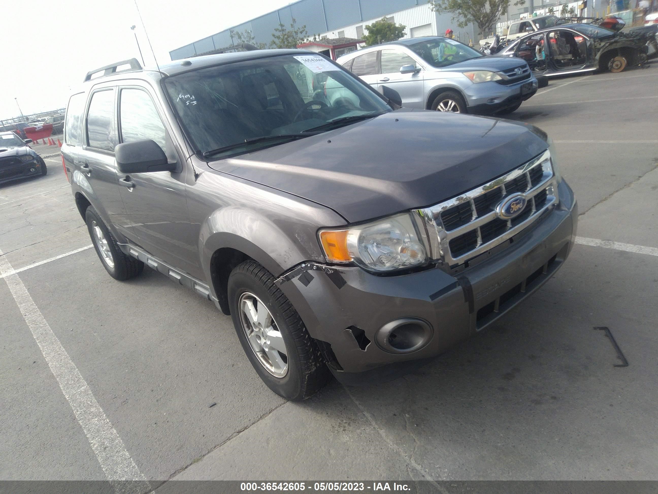 FORD ESCAPE 2011 1fmcu9d72bkb92554