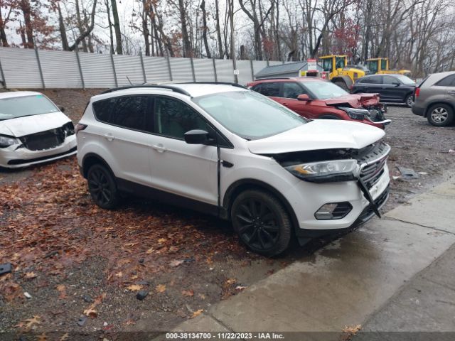 FORD ESCAPE 2018 1fmcu9gd4jub10666