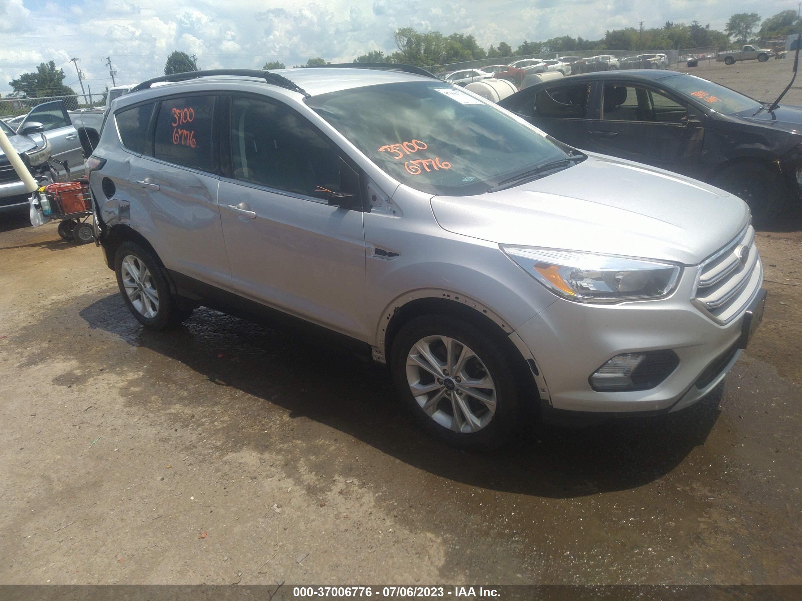 FORD ESCAPE 2018 1fmcu9gd5juc45199