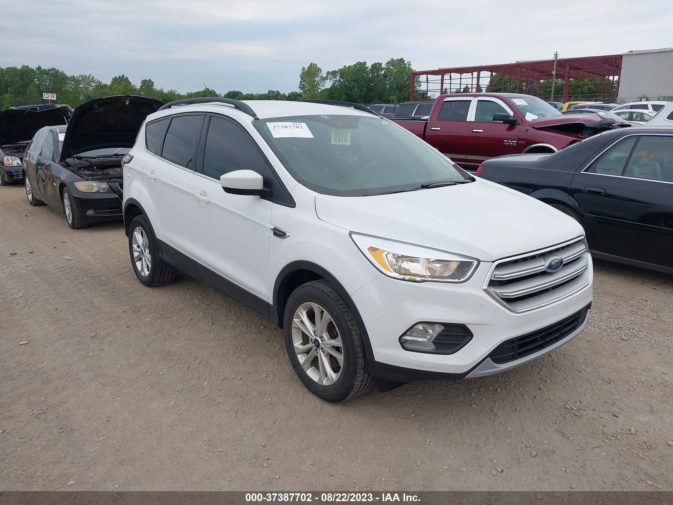 FORD ESCAPE 2018 1fmcu9gd7jud57986