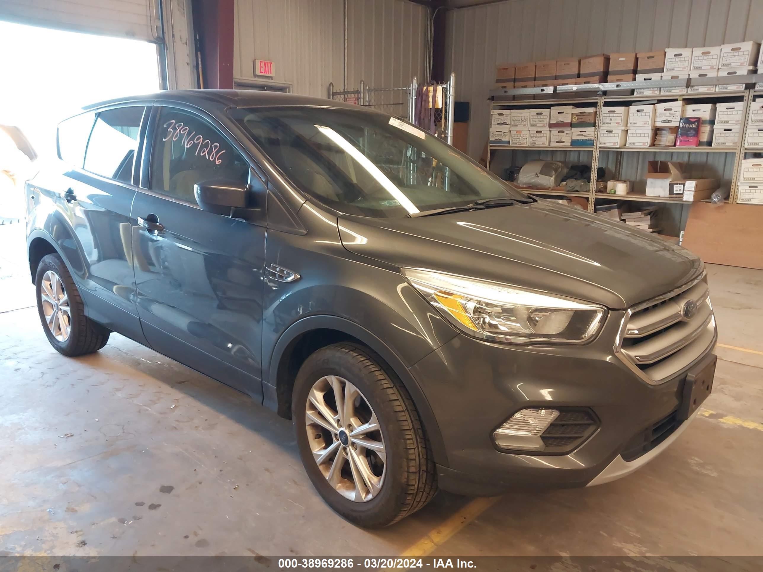 FORD ESCAPE 2017 1fmcu9gd9hub55435