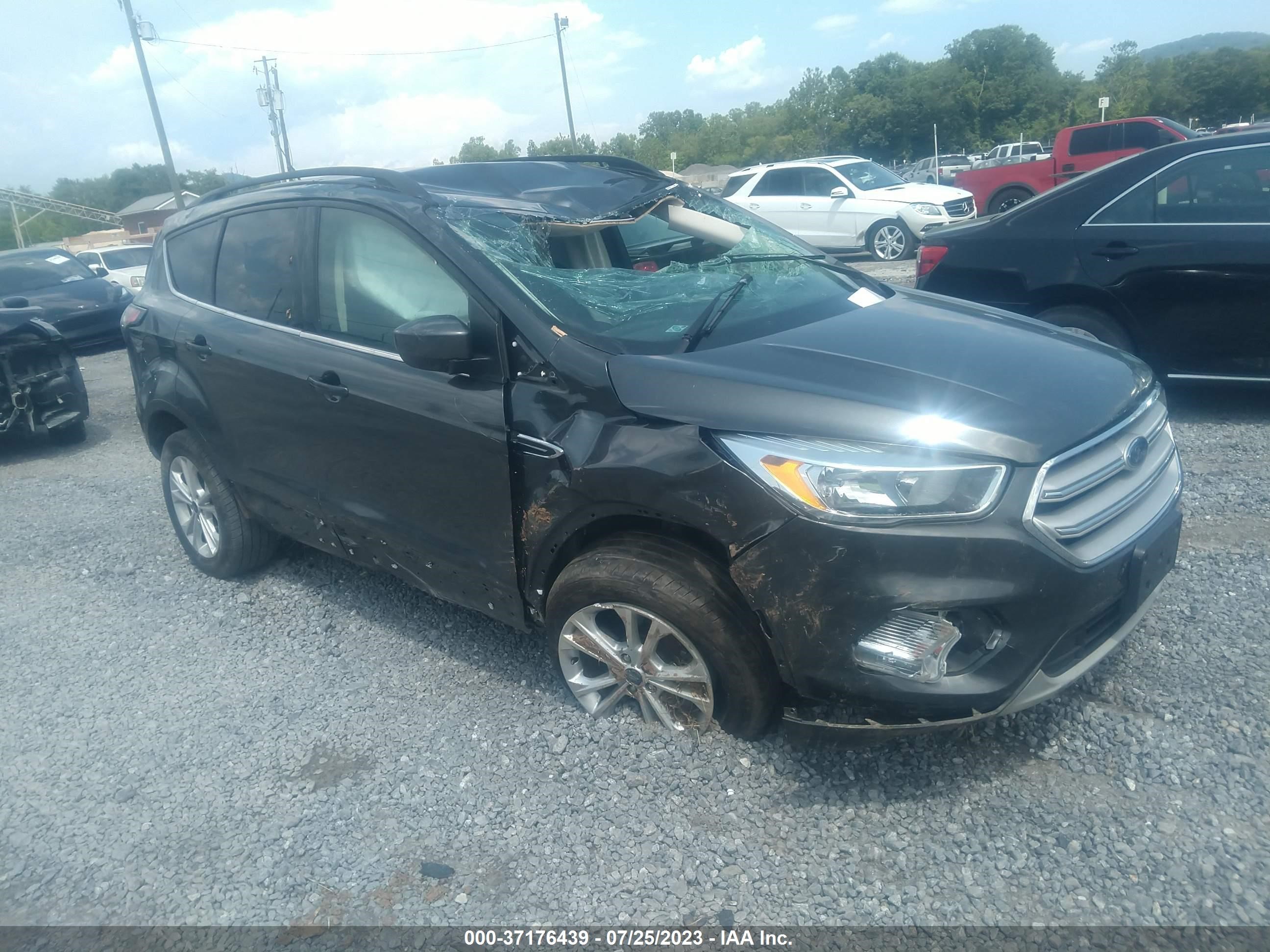 FORD ESCAPE 2018 1fmcu9gdxjua88592