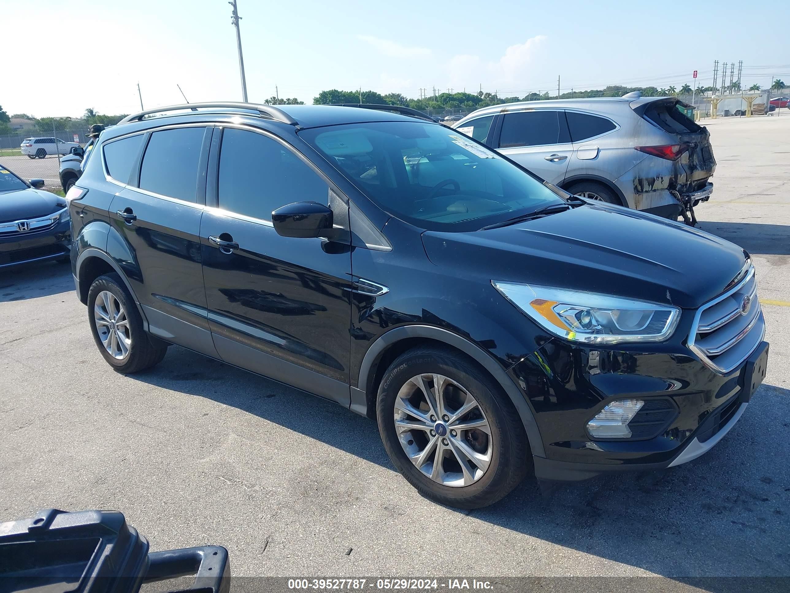 FORD ESCAPE 2018 1fmcu9hd1juc51581