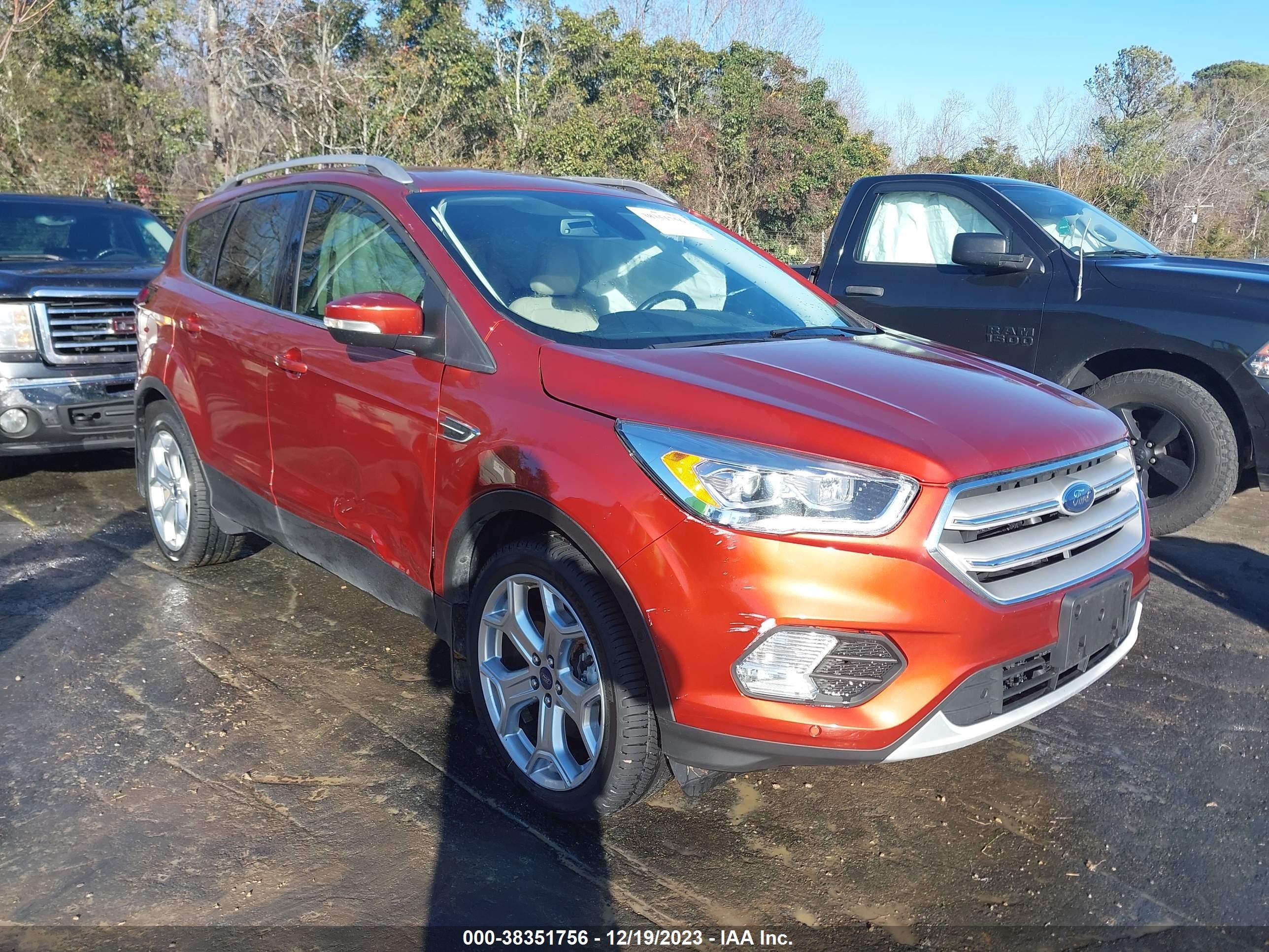 FORD ESCAPE 2019 1fmcu9j97kub80135