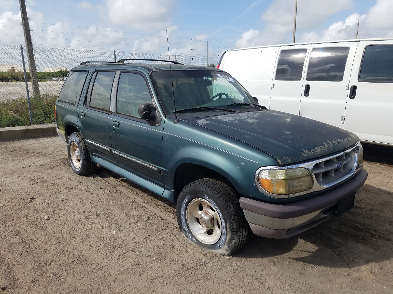 FORD EXPLORER 1997 1fmdu34e8vub18578