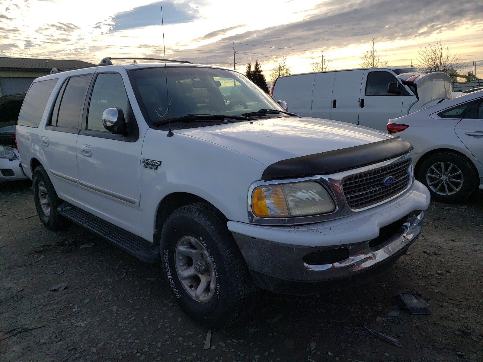 FORD EXPEDITION 1997 1fmeu1762vlc16105