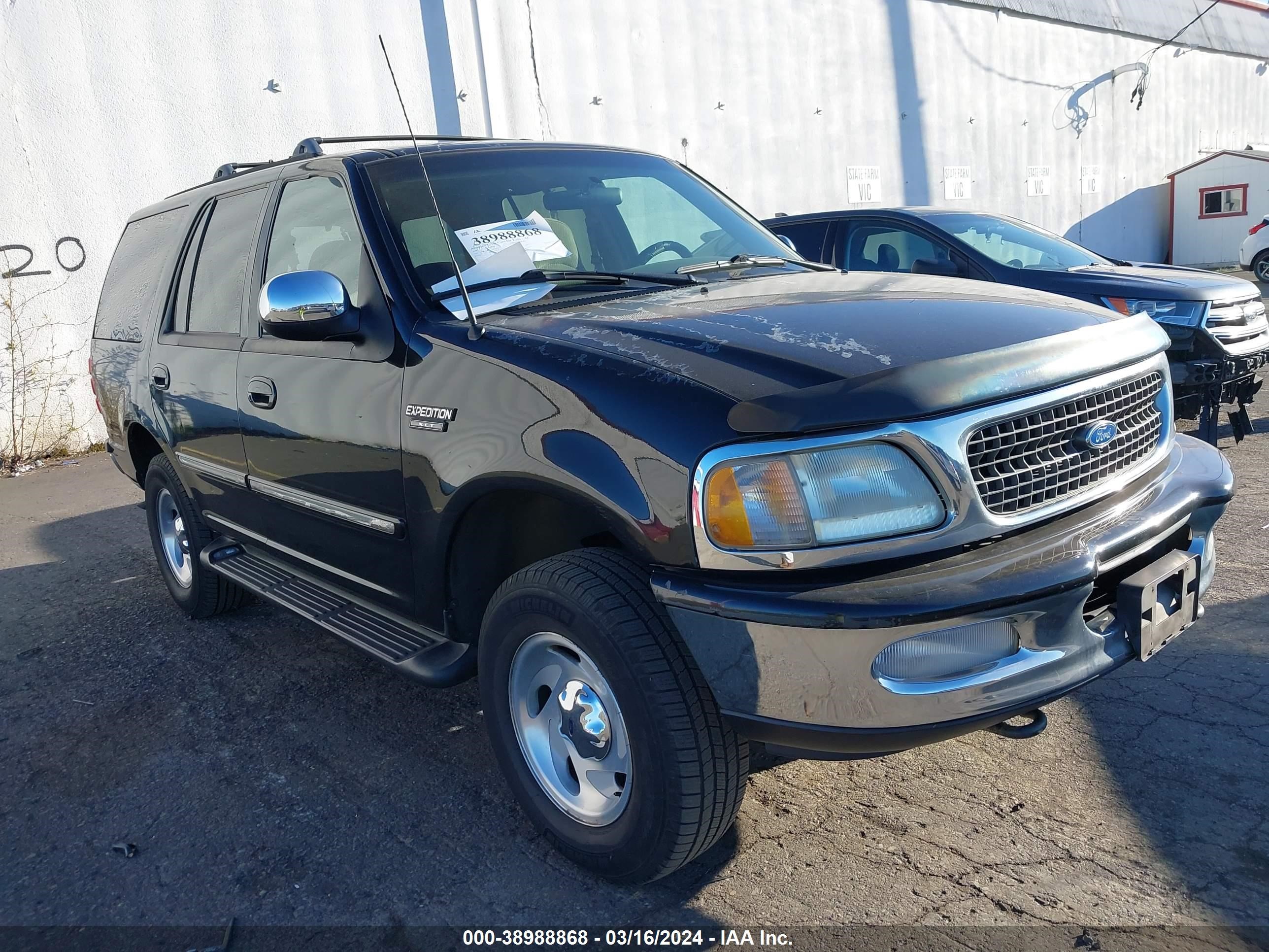 FORD EXPEDITION 1997 1fmeu18w9vlc11076