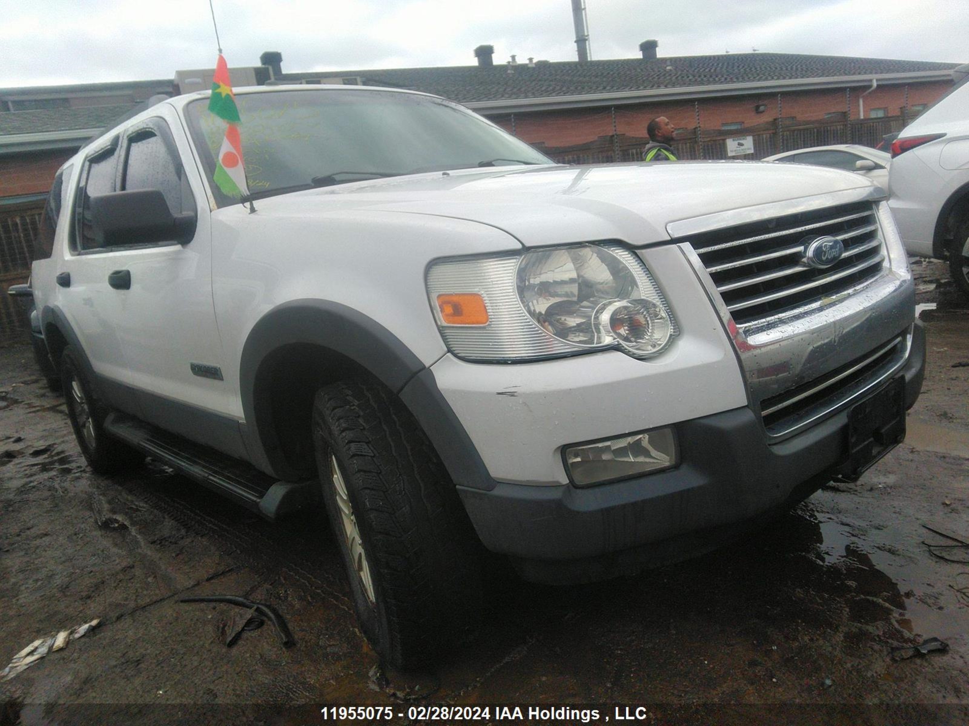 FORD EXPLORER 2006 1fmeu73e66ub67860