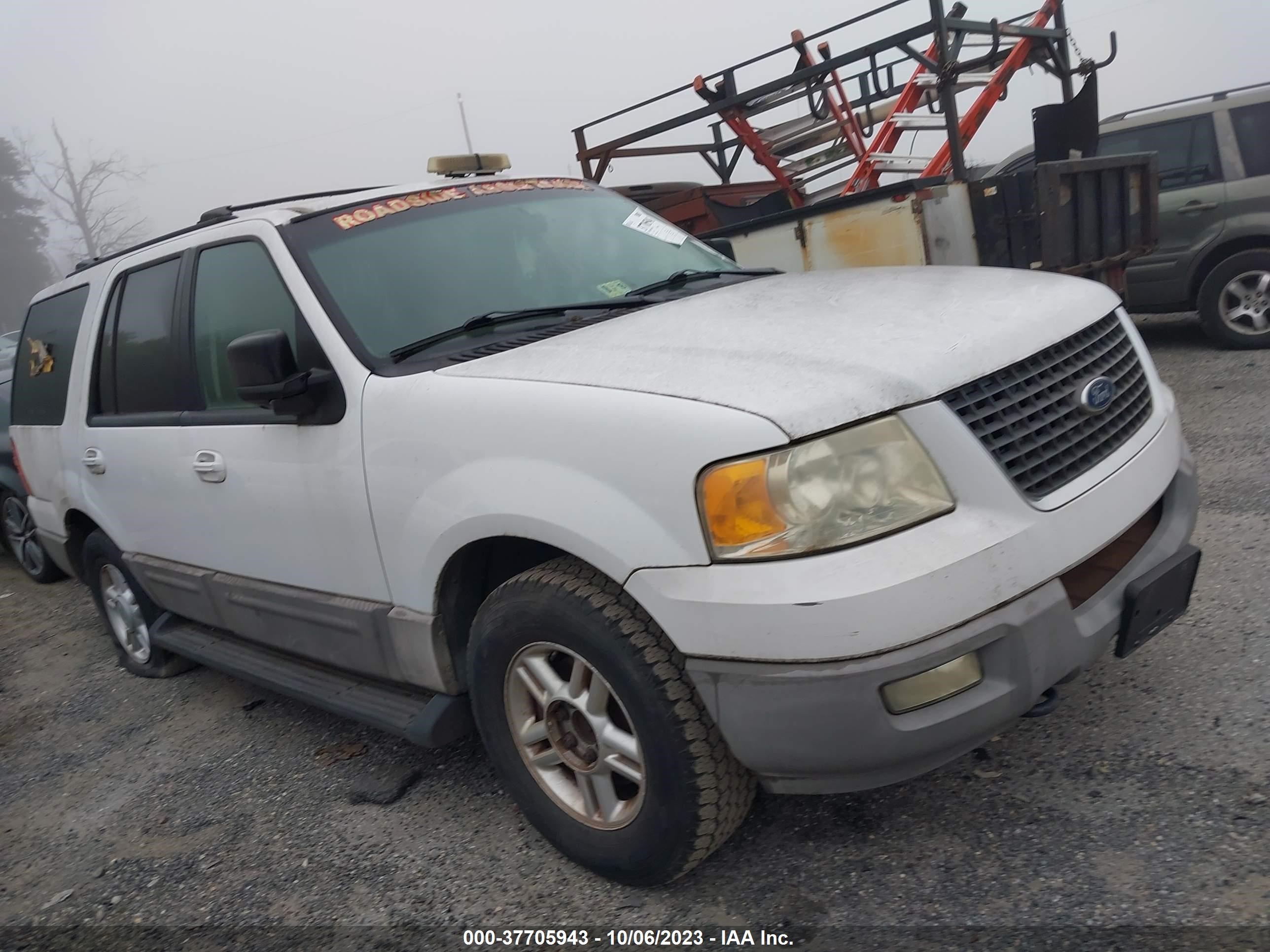 FORD EXPEDITION 2003 1fmfu16l53lc58048