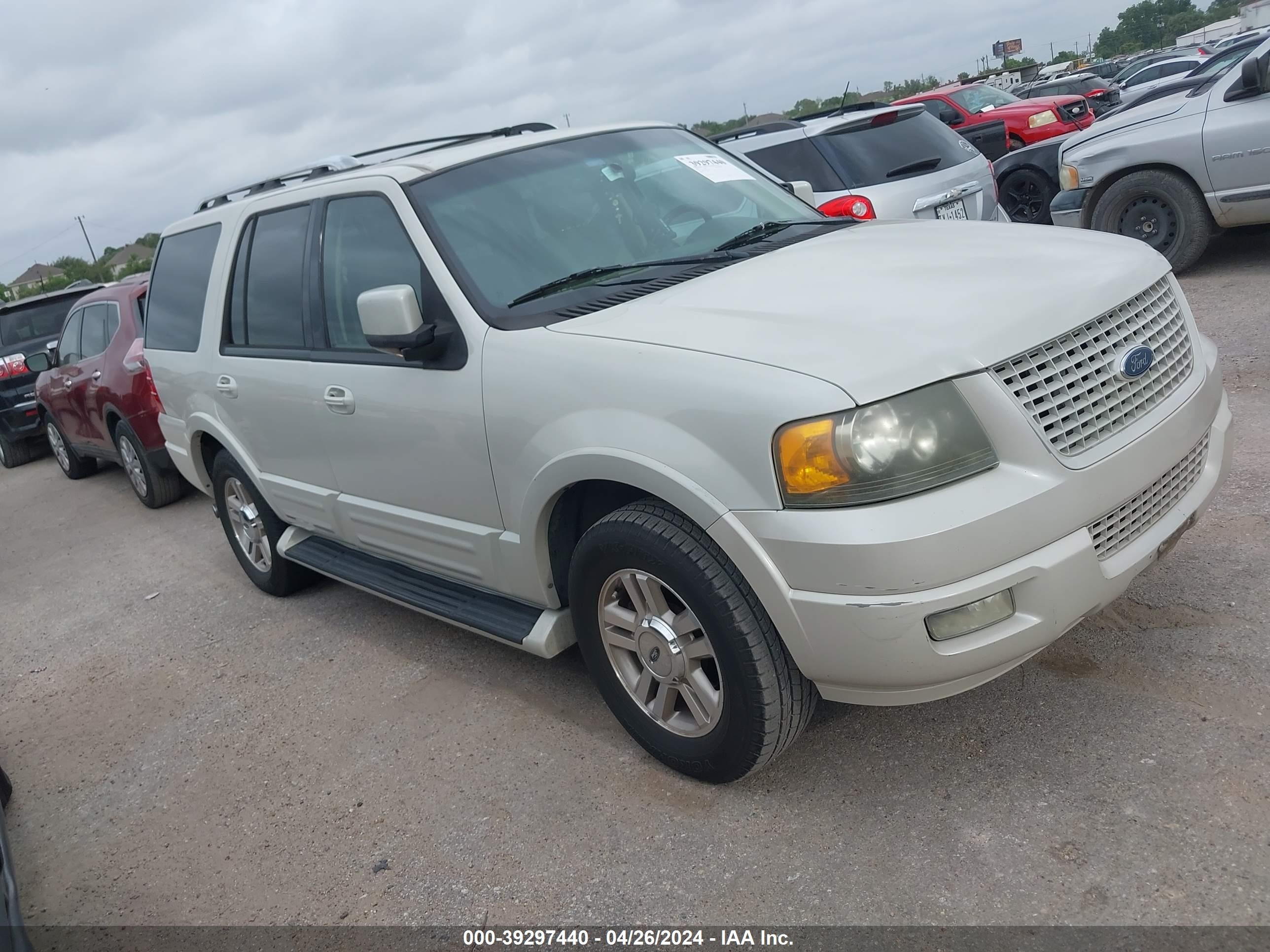 FORD EXPEDITION 2005 1fmfu19565la50275