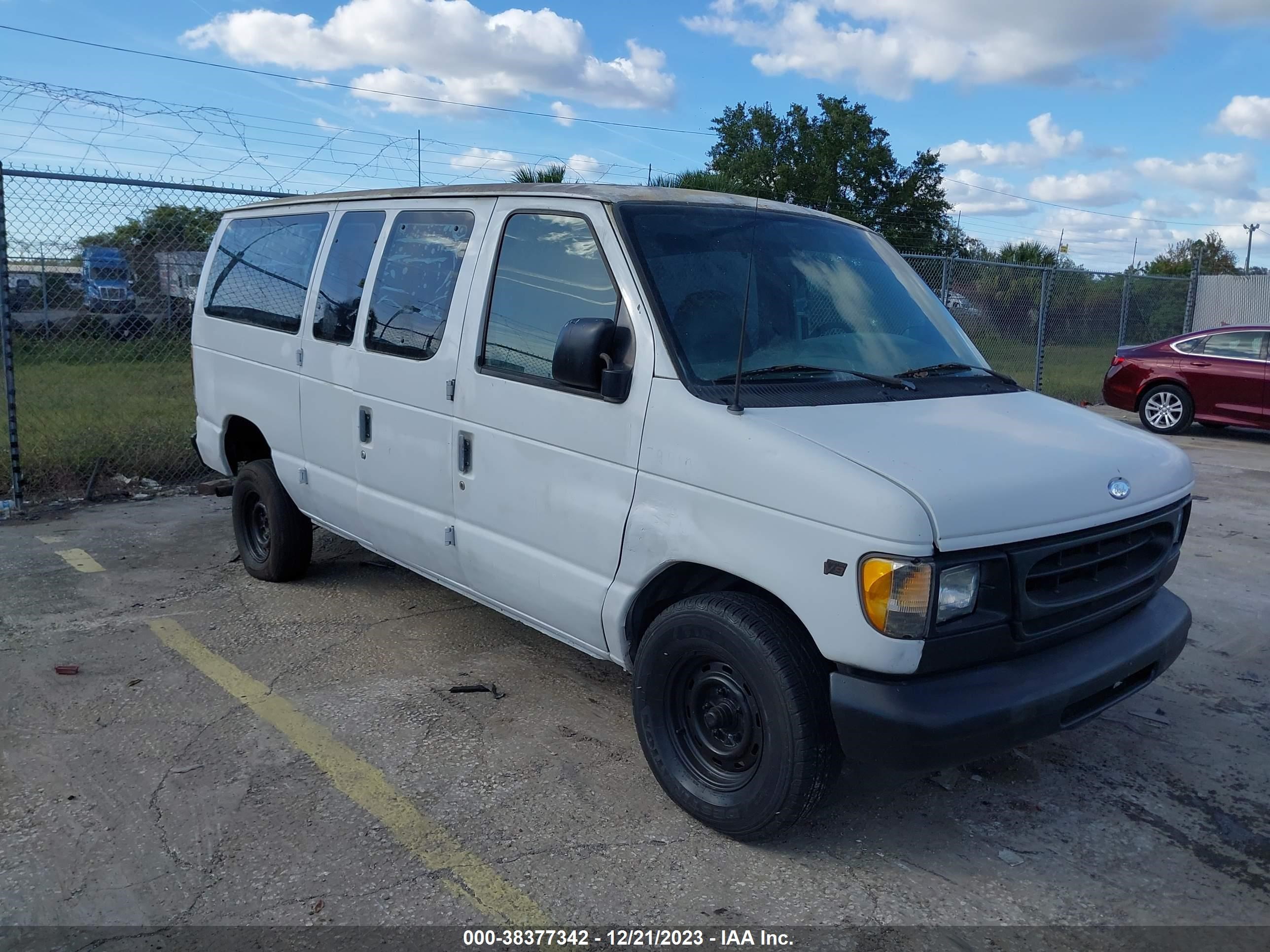 FORD ECONOLINE 2002 1fmre11wx2ha85026